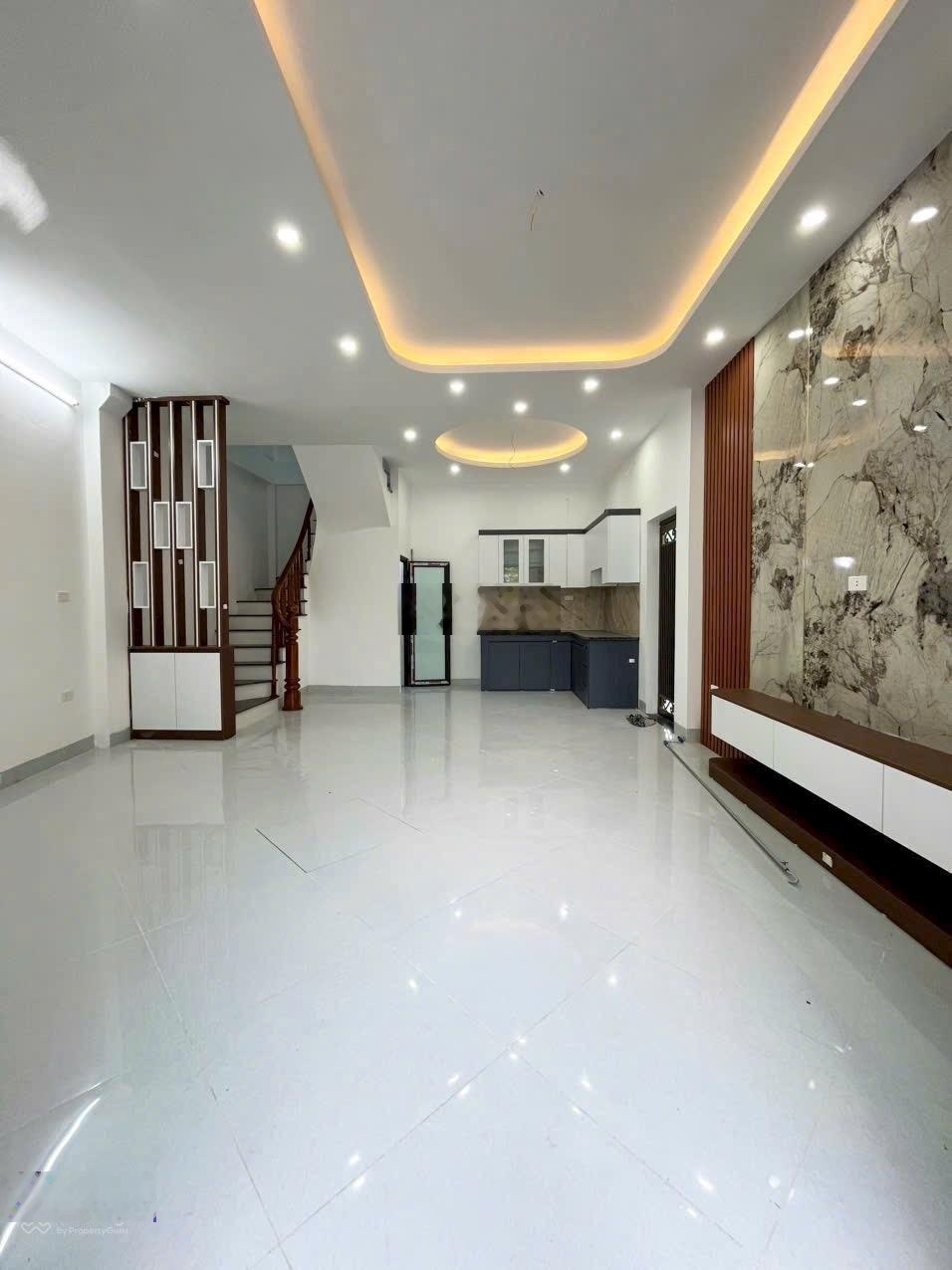 Hàng mới Nhà 4Tx33m2 đường ôtô vài phút ra cầu Thạch Bích QL 21b gần chợ trường học giác giá 3,9 tỷ