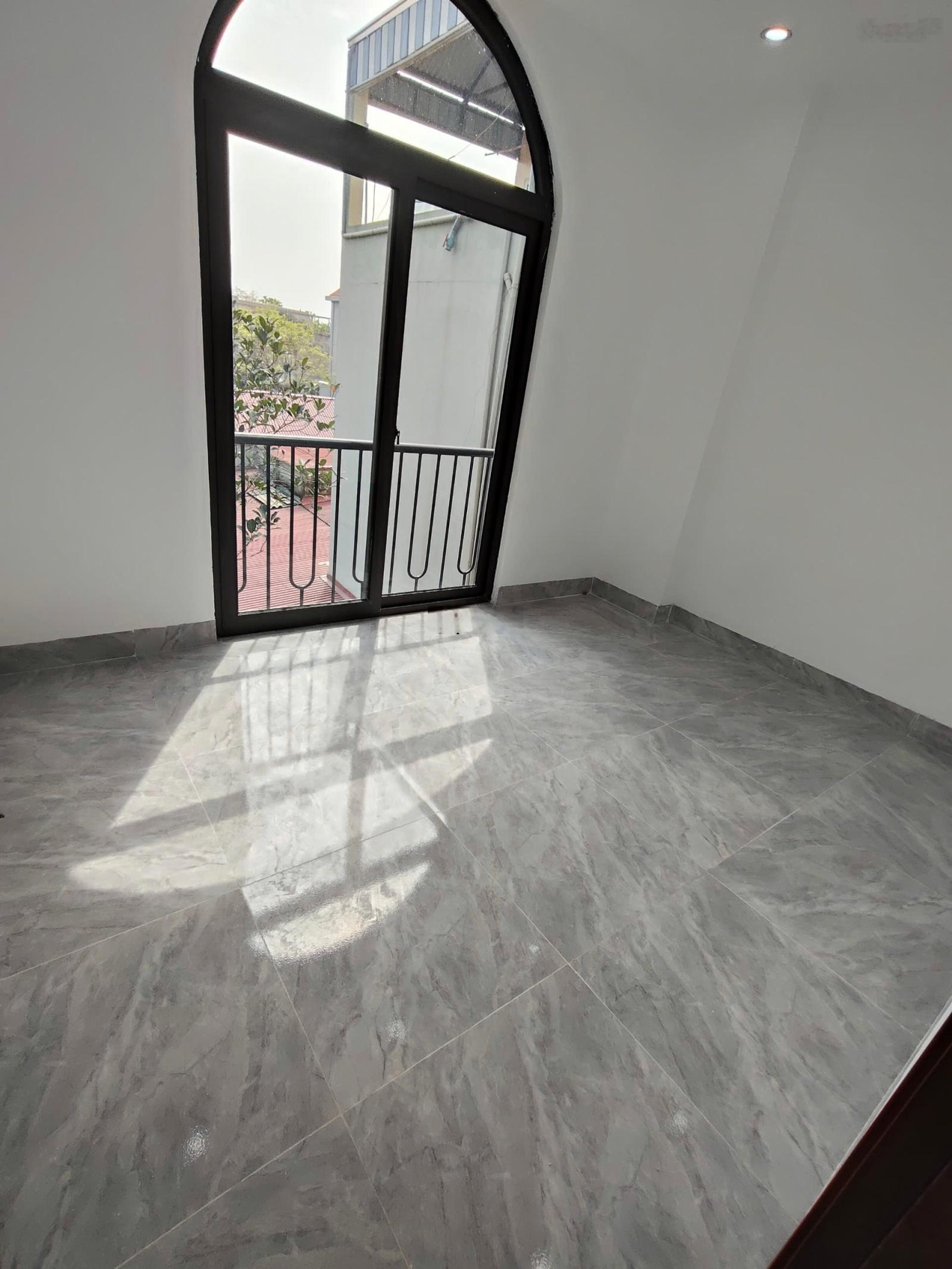 Nhà mới 3Tầng*33m2, Ôtô tránh đỗ, gần chợ, Trường học, ngay cuối P. Yên Nghĩa, 10p ra bx YênNghĩa
