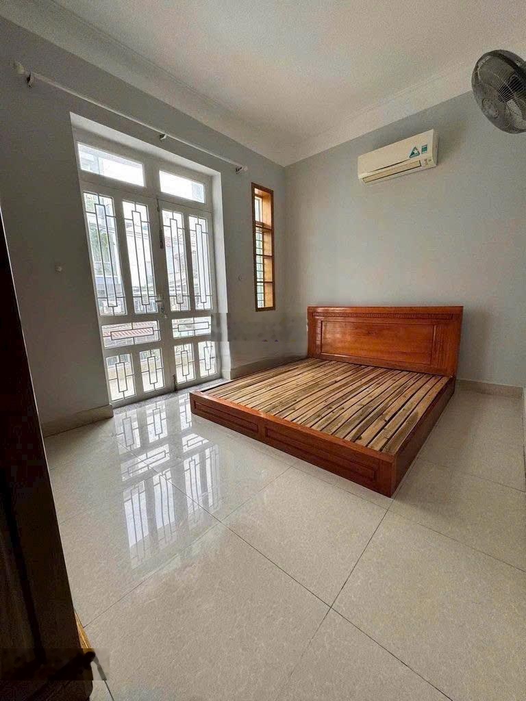 Cho thuê nhà 1/ Hẻm xe hơi Quang Trung P8 Gò Vấp 5m x 20m trệt 2 lầu 5pn 4wc