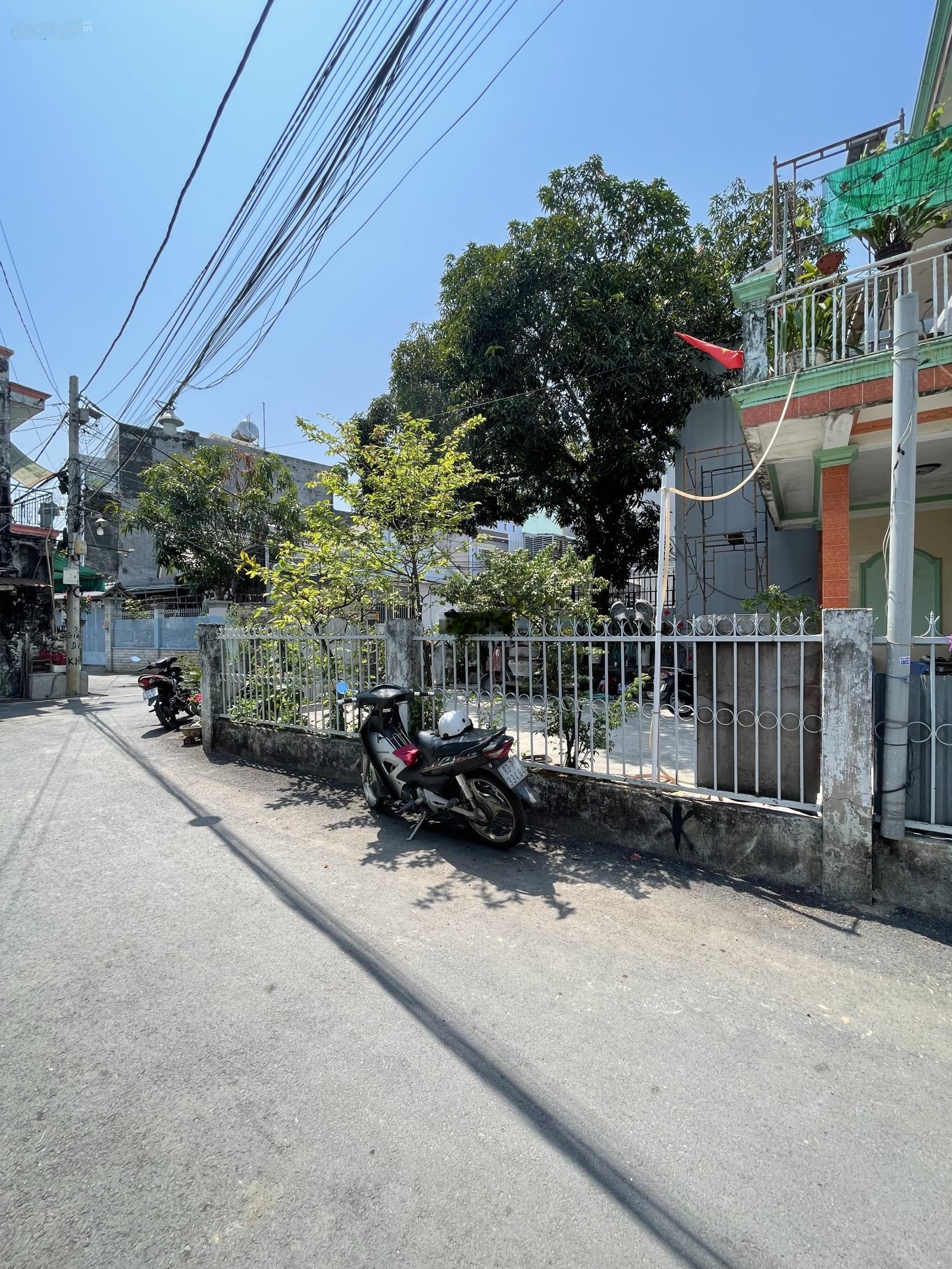 chính chủ gửi bán lô đất góc 2 mặt tiền hẻm xe hơi Phường bình trưng diện tích 79m tặng bản vẽ