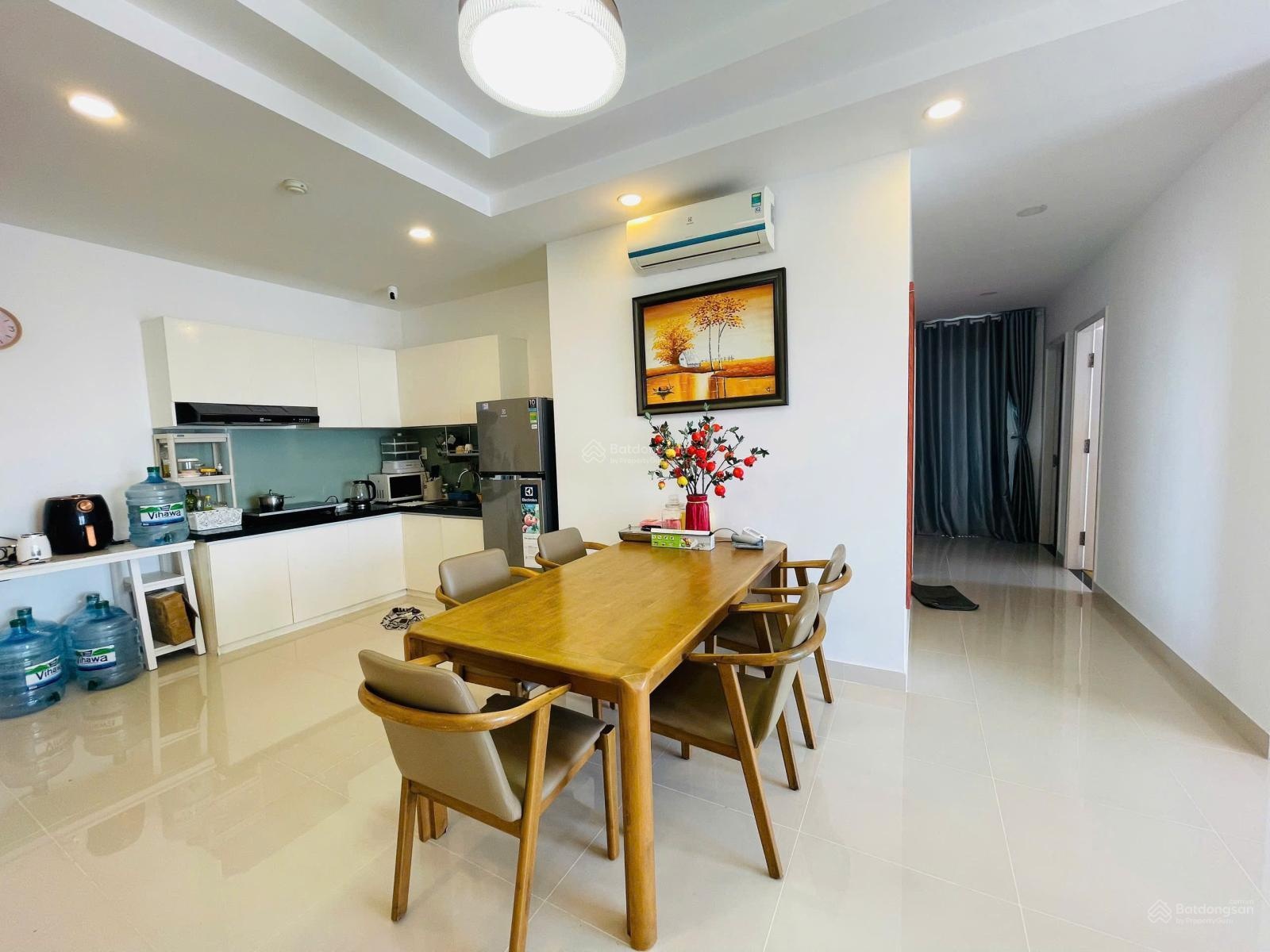 Bán căn hộ 3 phòng ngủ chung cư Melody, view biển, nhà đẹp, sổ hồng lâu dài