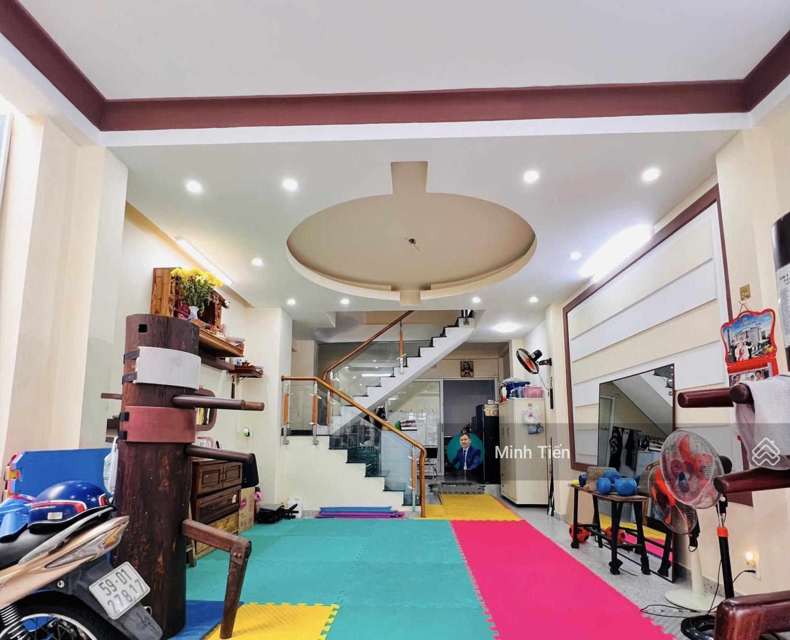 Ngộp bank bán gấp gần cầu Điện Biên Phủ, Bình Thạnh - 5 Tầng btct - 93m2 (5 x 19m) - Giá 8,36 tỷ TL