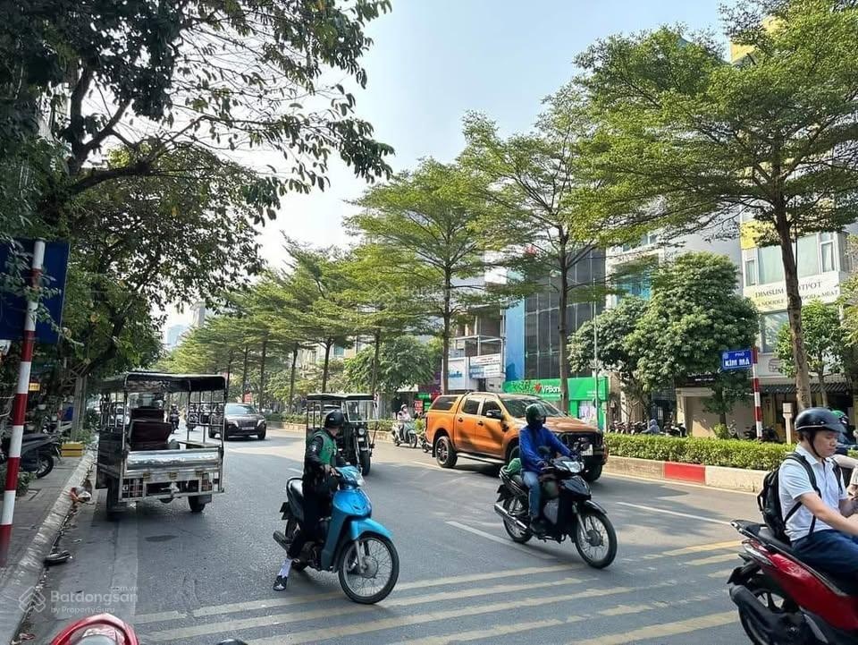 Bán nhà Giang Văn Minh - Kim Mã, 125m2, 5T, mặt tiền 11m, 2 ô tô tránh, dòng tiền 120tr/tháng