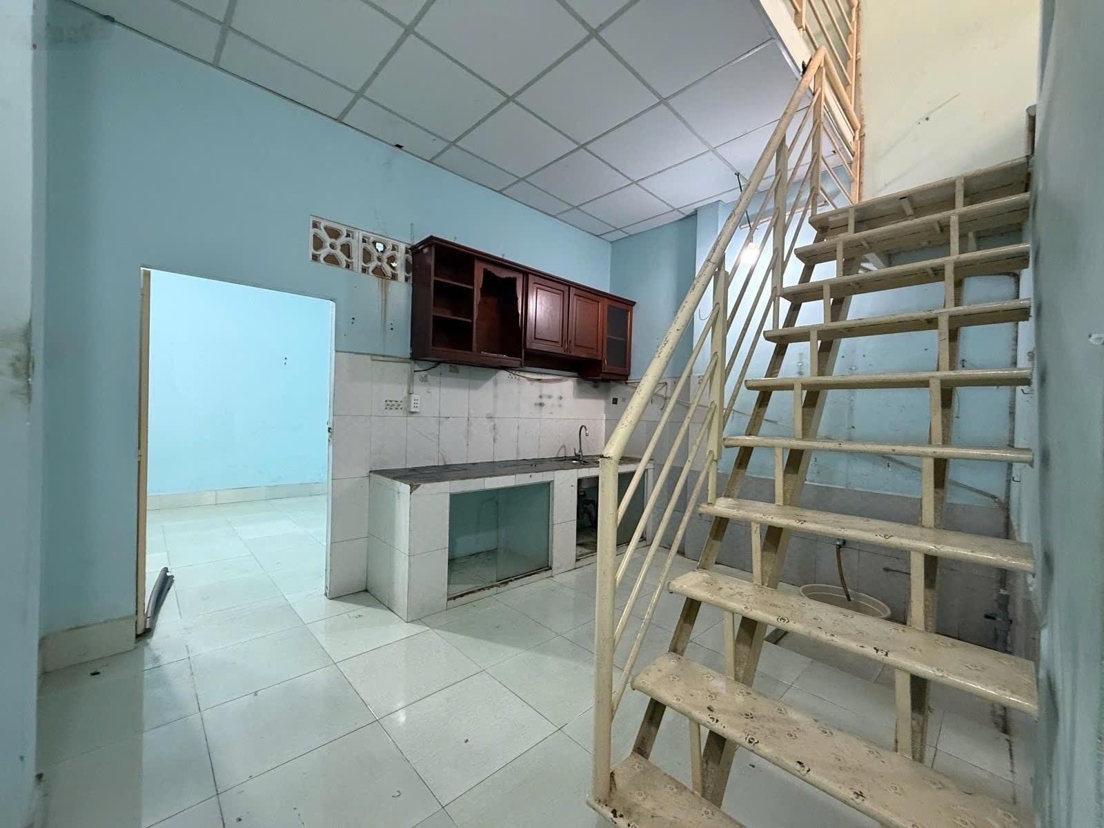 Chính chủ gửi bán căn nhà 81m2 giáp Tân Phú hẻm xe tải thông 6tỷ250 thương lượng chính chủ