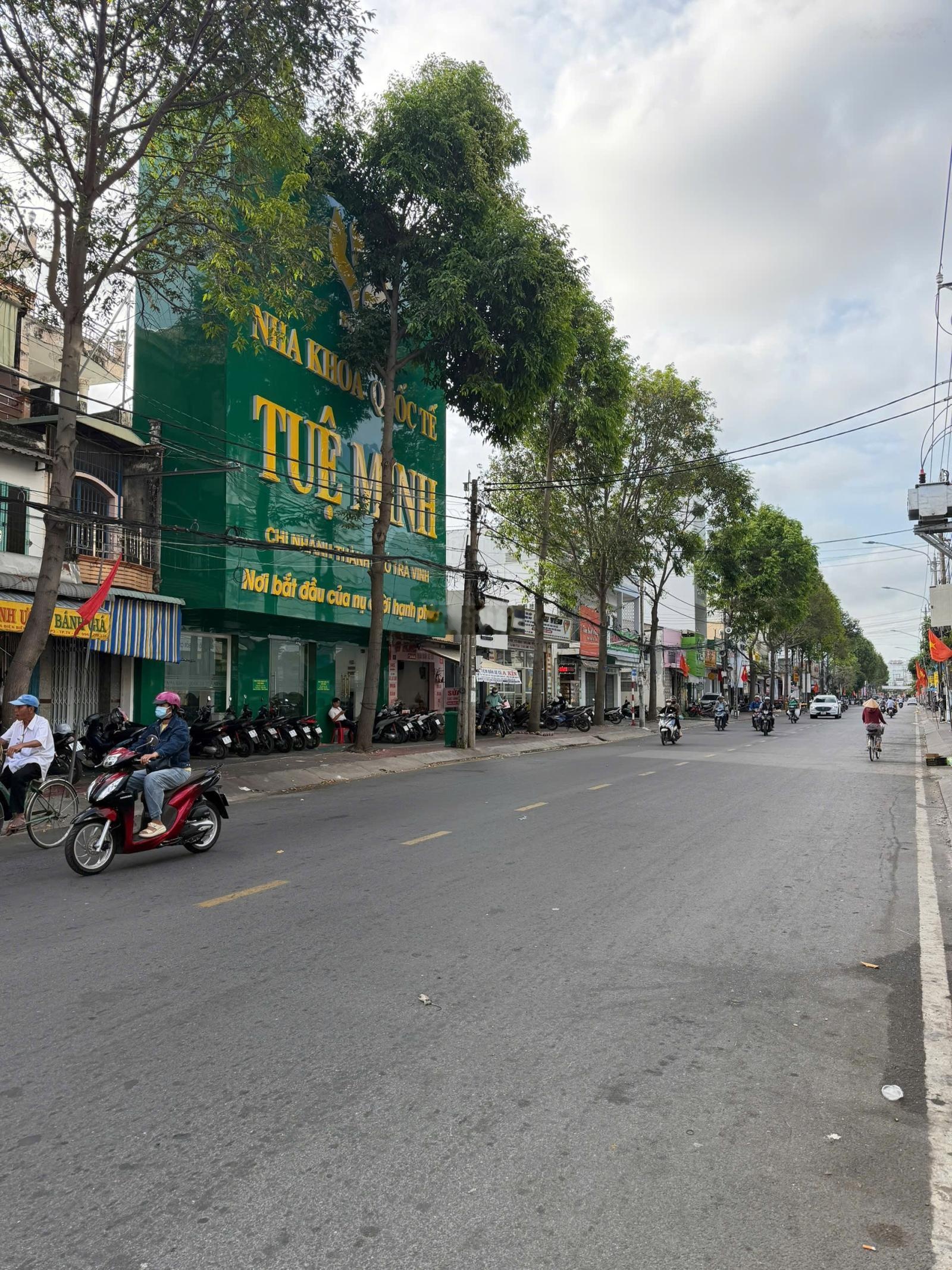 Bán nhà mặt tiền đường Điện Biên Phủ - trung tâm Thành Phố Trà Vinh - 554m2 - đang cho thuê 50tr