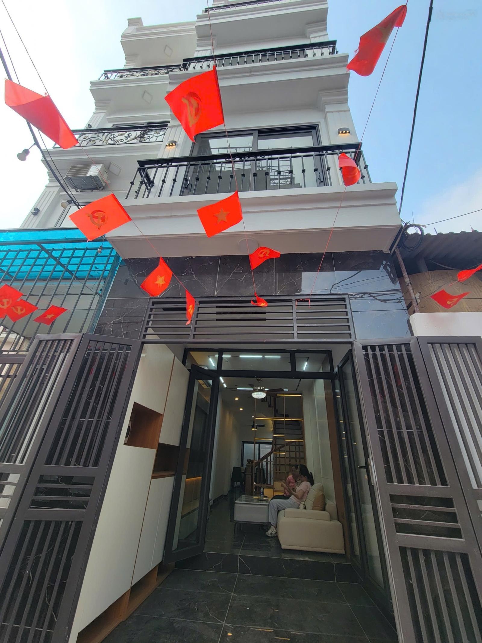 Ngọc hồi thanh trì 4 tầng full nội thất