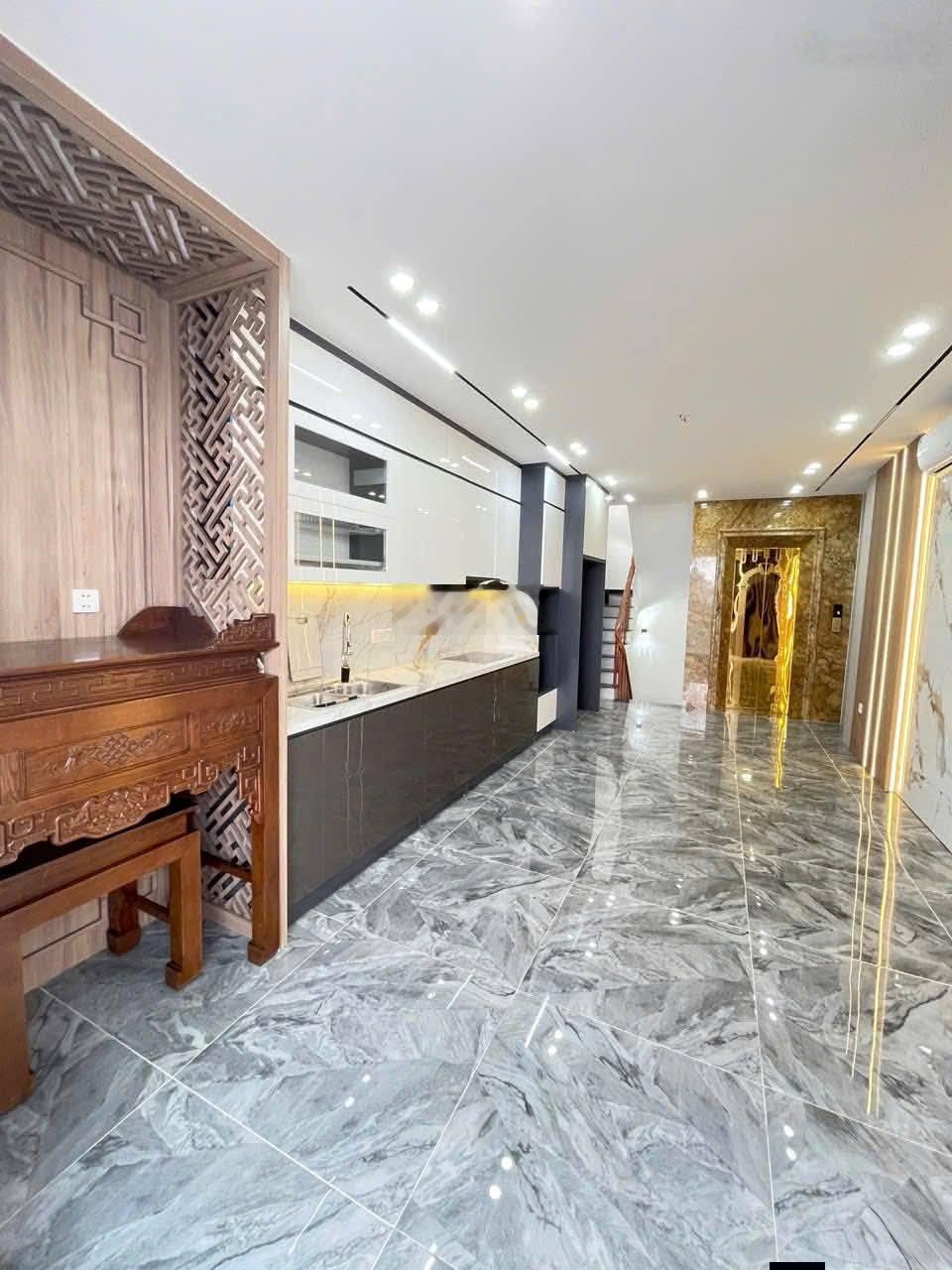 Bán Nhà Kinh Doanh, Ô TÔ Vào Nhà Tân Mai 51m, 6 tầng, giá 22.5 Tỷ.