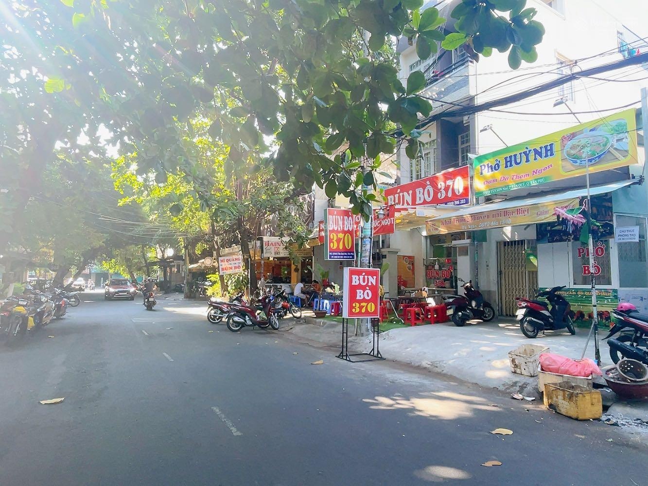 Hẻm nhựa 8m có lề khu vip 368 Tân Sơn Nhì. DT: 8x16m, vuông đẹp, cấp 4 tiện xây mới