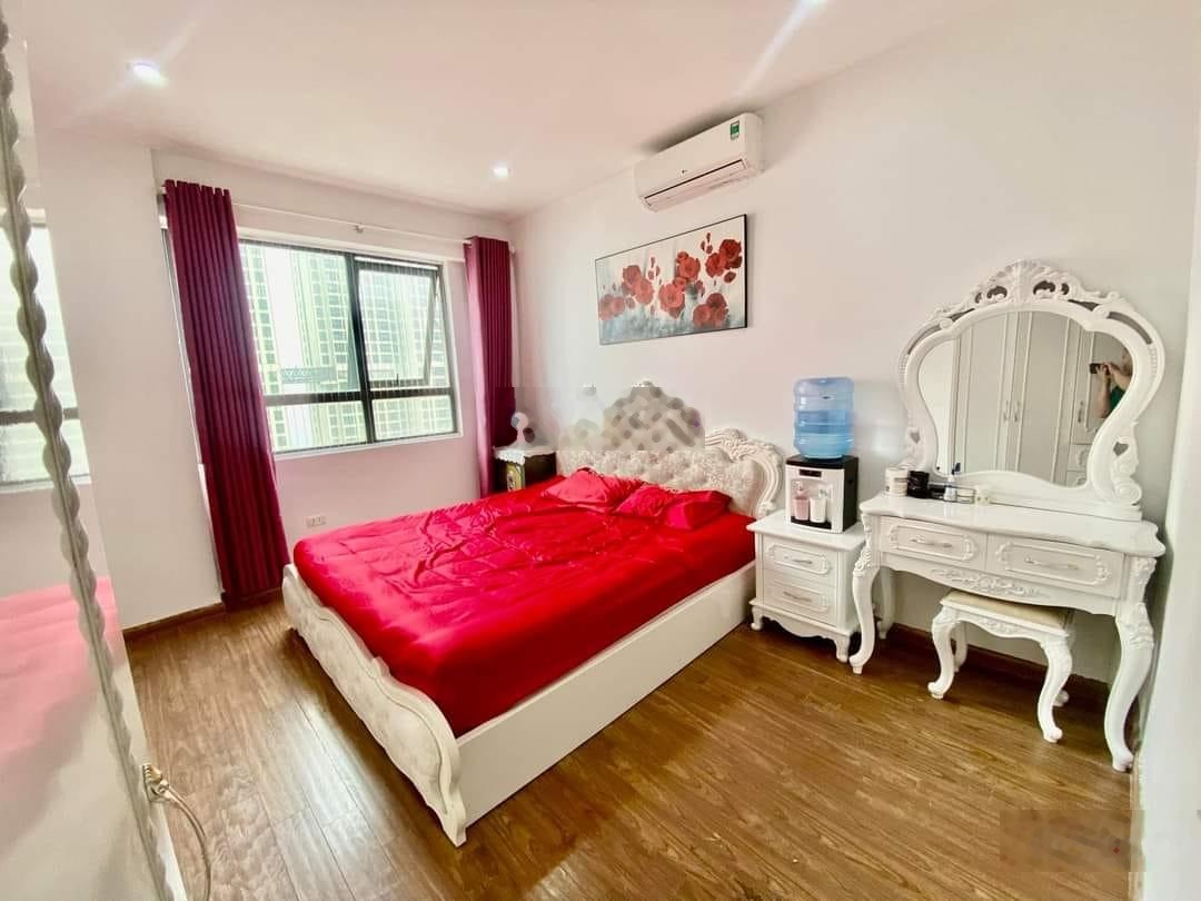 Cần bán gấp căn hộ 3PN, 3WC tại chung cư The Pride, La Khê, Hà Đông, nhà cửa rất đẹp và thoáng mát