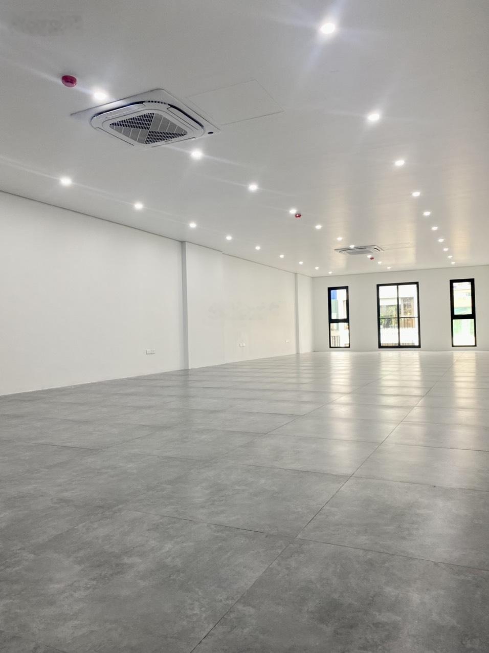 Cho thuê sàn văn phòng Yên Xá - Tân Triều, 130m2 sàn thông, view thoáng, giá rẻ chỉ 14 tr/tháng