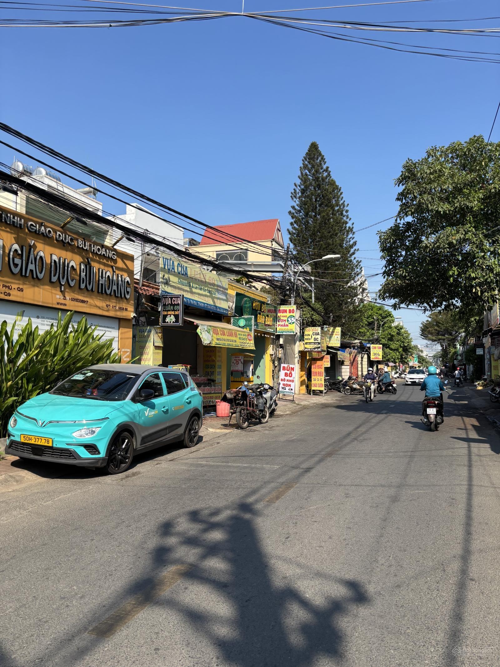 Mặt tiền Đ. Trương Văn Thành giao Lê Văn Việt. Vị trí quá đẹp giá tốt xây tòa nhà khách sạn đầu tư