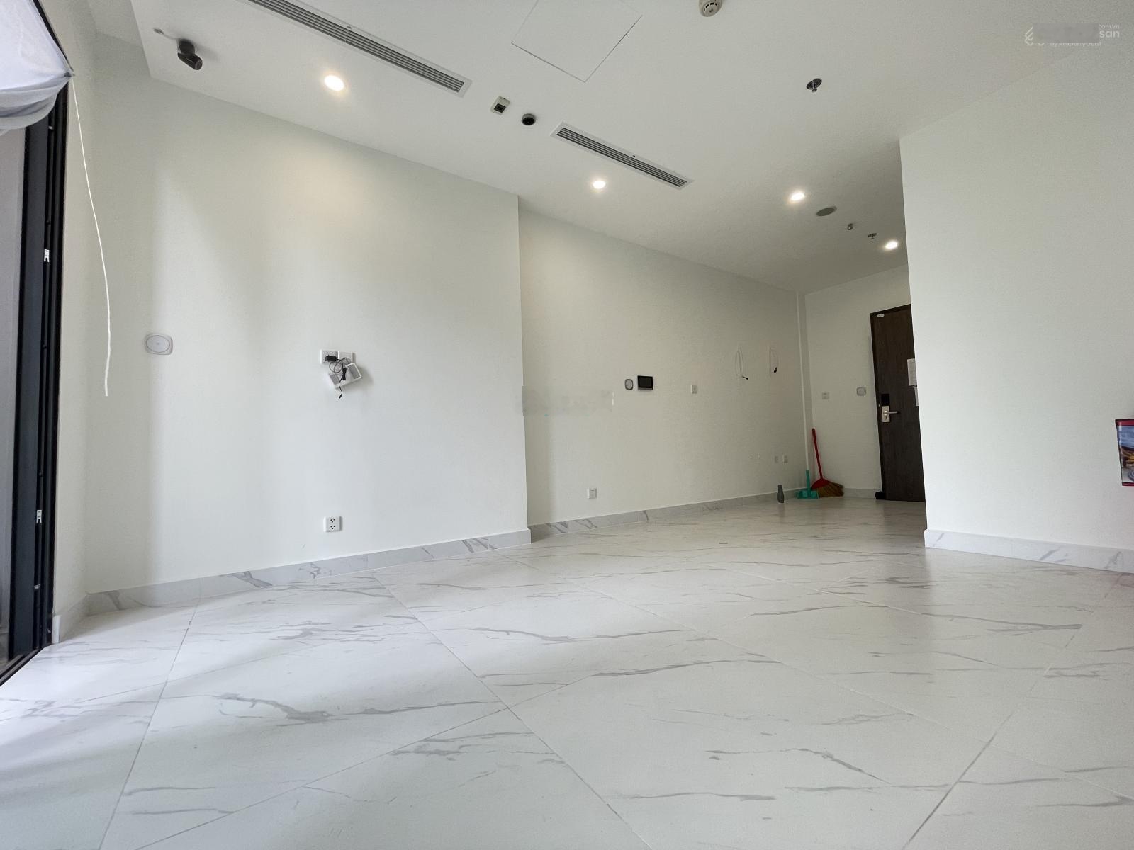 Giảm giá bán nhanh căn hộ The Beverly giá chỉ 2,4 tỷ studio 34m2 view nội khu, công viên cực đẹp