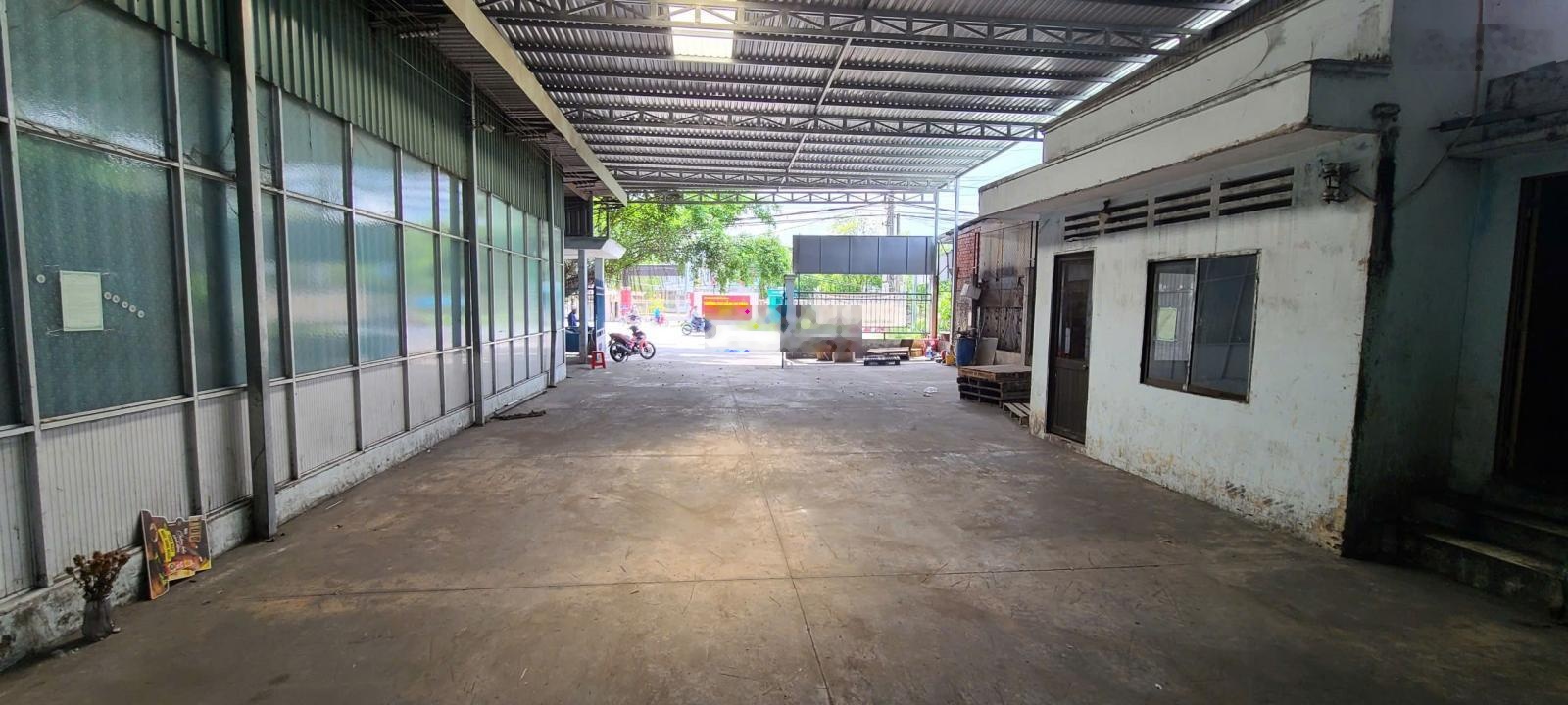 Cho thuê xưởng 1.500 m2 giá 35 triệu / Đường Quốc Lộ 1A phường Tân khánh Thành Phố Tân An Long An