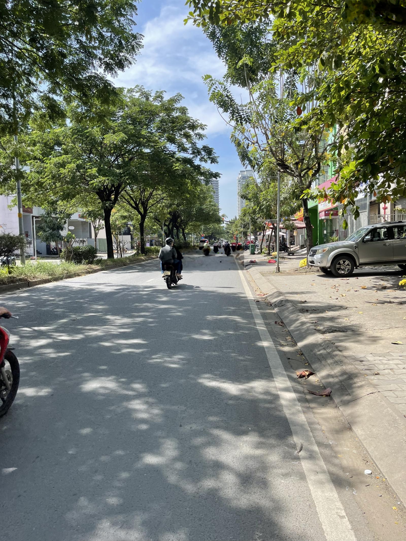 Bán nền đất mặt tiền đường Hoàng Quốc Việt KDC Phú Mỹ-VPH, 6x22m2, giá 170tr/m2 - 0918278768