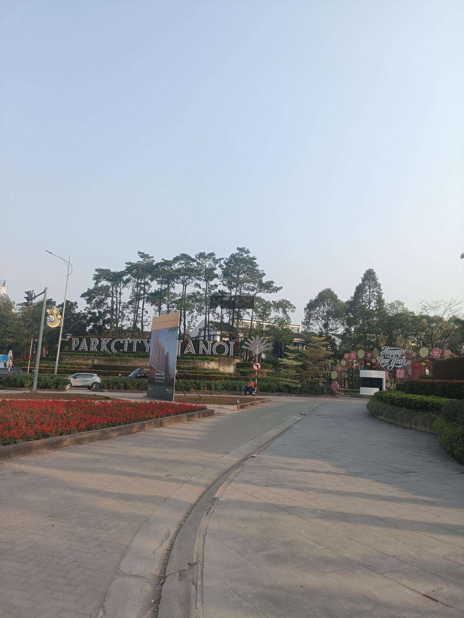 Khu dịch vụ Dương Nội Hà Đông 50m2, vuông 5*10m. Giá 11tỷ (cần bán gấp giá còn thương lượng)
