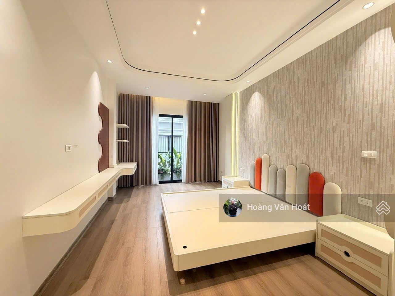 Bán nhà trung tâm phường bồ đề - đi bộ ra hồ - 43m2 x 6tầng - ôtô đỗ. lh 0965858116