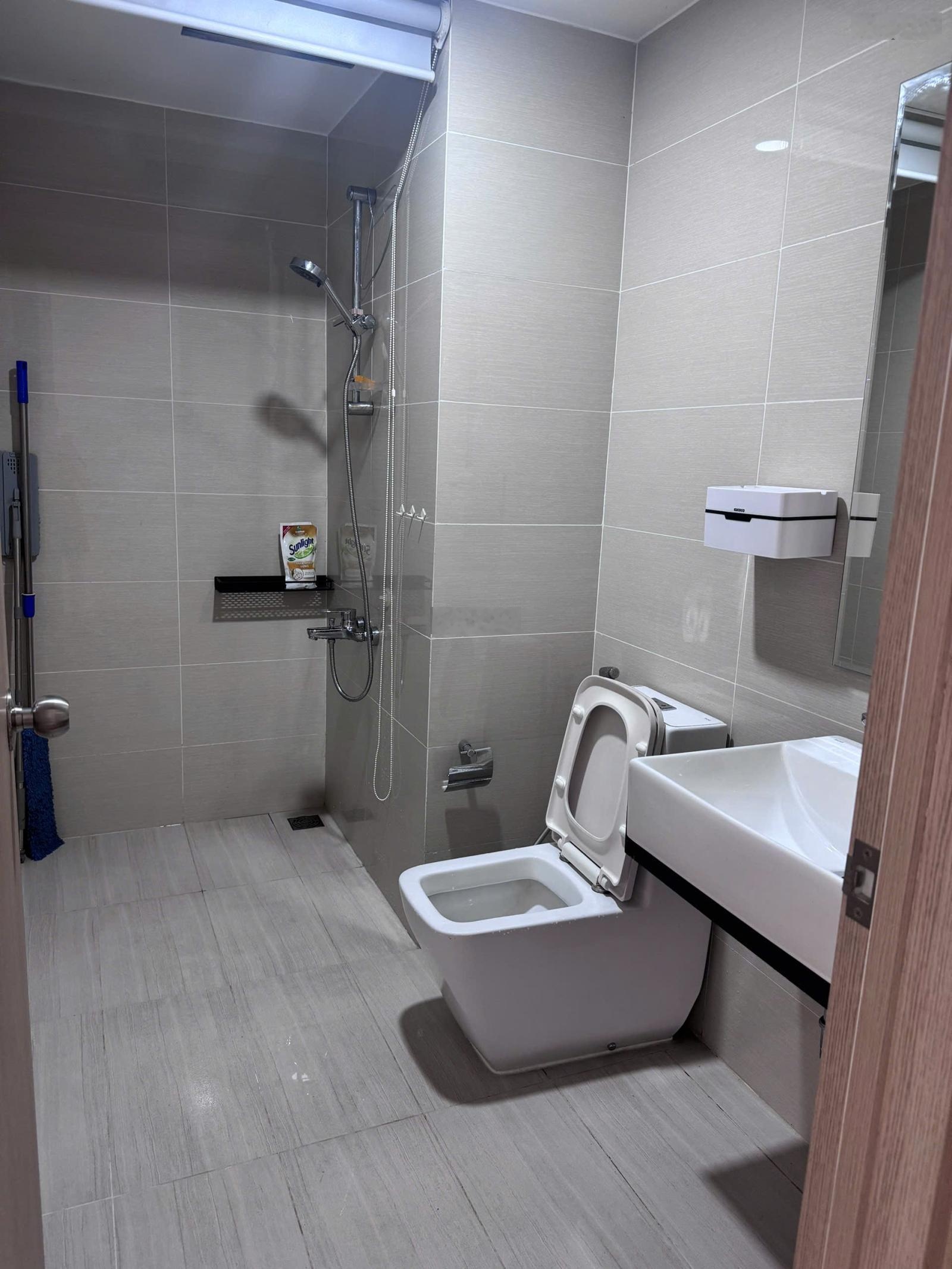 Cho thuê căn hộ Golden Mansion , 3PN ,2WC, 99m2 , nội thất cơ bản , giá 22 triệu bao phí quản lý.