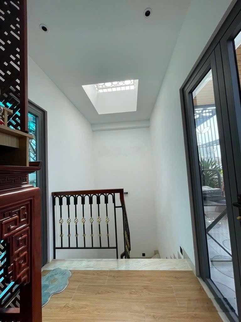 Hơn 7 tỷ có nhà mới đẹp hẻm xe hơi ngủ nhà nhà mới sạch đẹp 4 tầng 4Pn cho gia đình trẻ,nhiều người