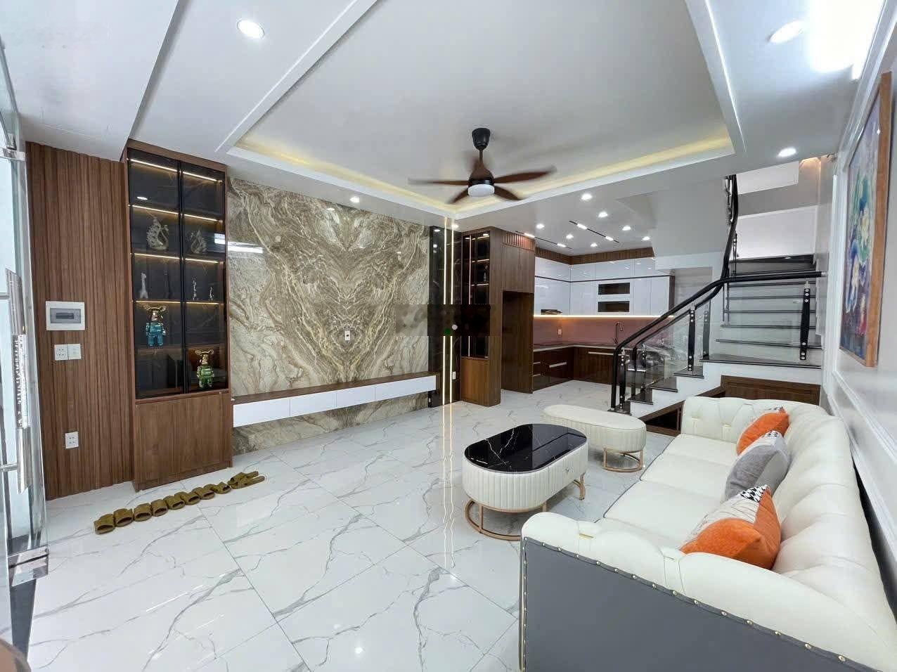 Ngọc Hà, nhà đẹp ở luôn, ngõ 3 gác tránh, mặt ngõ, thông tứ tung, gần phố, giá tốt, 38m2*5T
