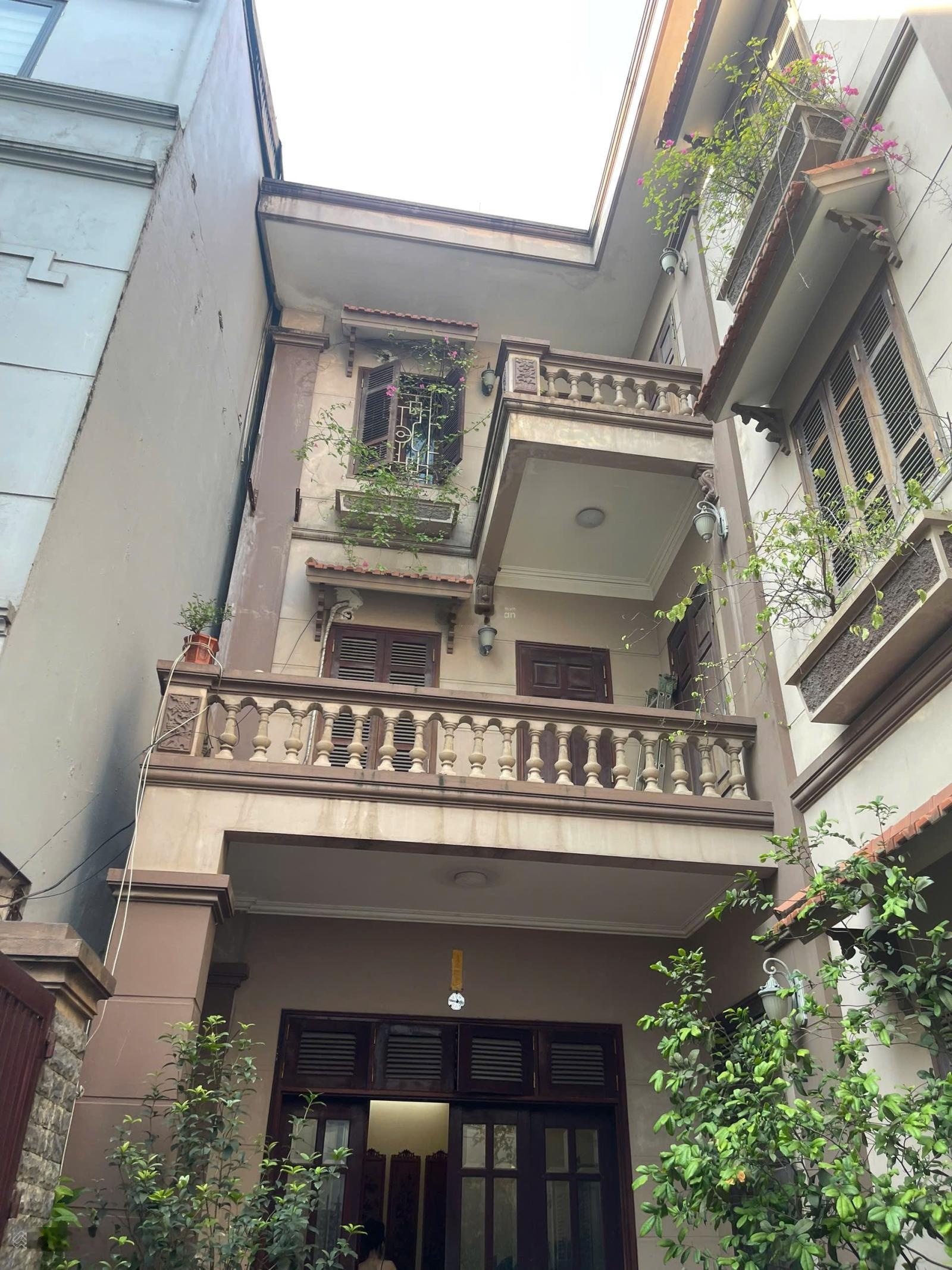 Bán nhà phố Bà Triệu, Hà Đông, 130m2 mặt tiền 9,5m 4 tầng, 24,7 tỷ, SĐCC, sẵn sàng giao dịch