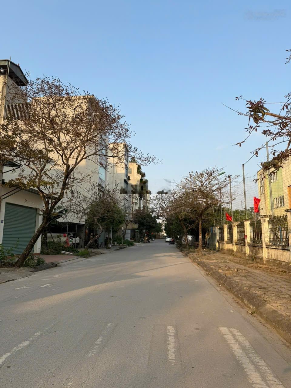 Vị Trí Cực Đẹp KHU A DV YÊN NGHĨA.VIEW công viên. TTTM BIST. Nhà 50m2 Mặt Tiền 5m Giá hơn 12 Tỷ