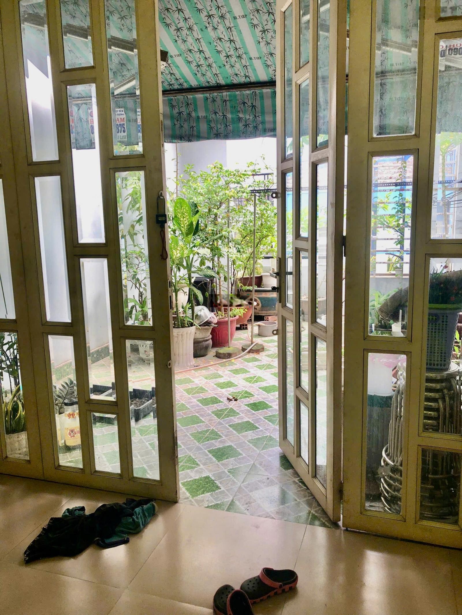 Bán nhà đường Đô Đốc Long - Q.Tân Phú, hẻm HXH thông, 3 Tầng sân thượng Dt: 4x14m, Giá 7,5 tỷ TL