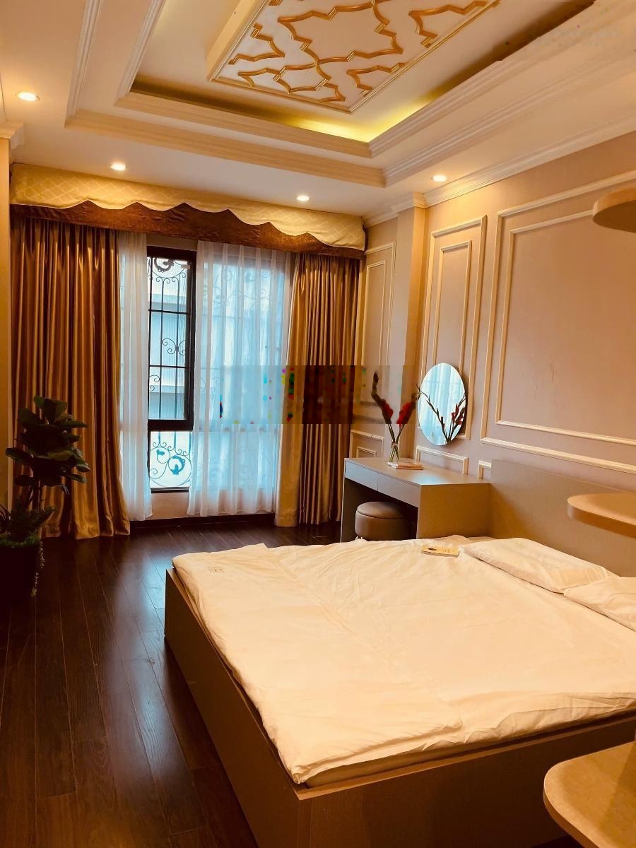 Bán gấp 5 tầng 64m2 Nghi Tàm, thang máy giá 17 tỷ thương lượng sâu