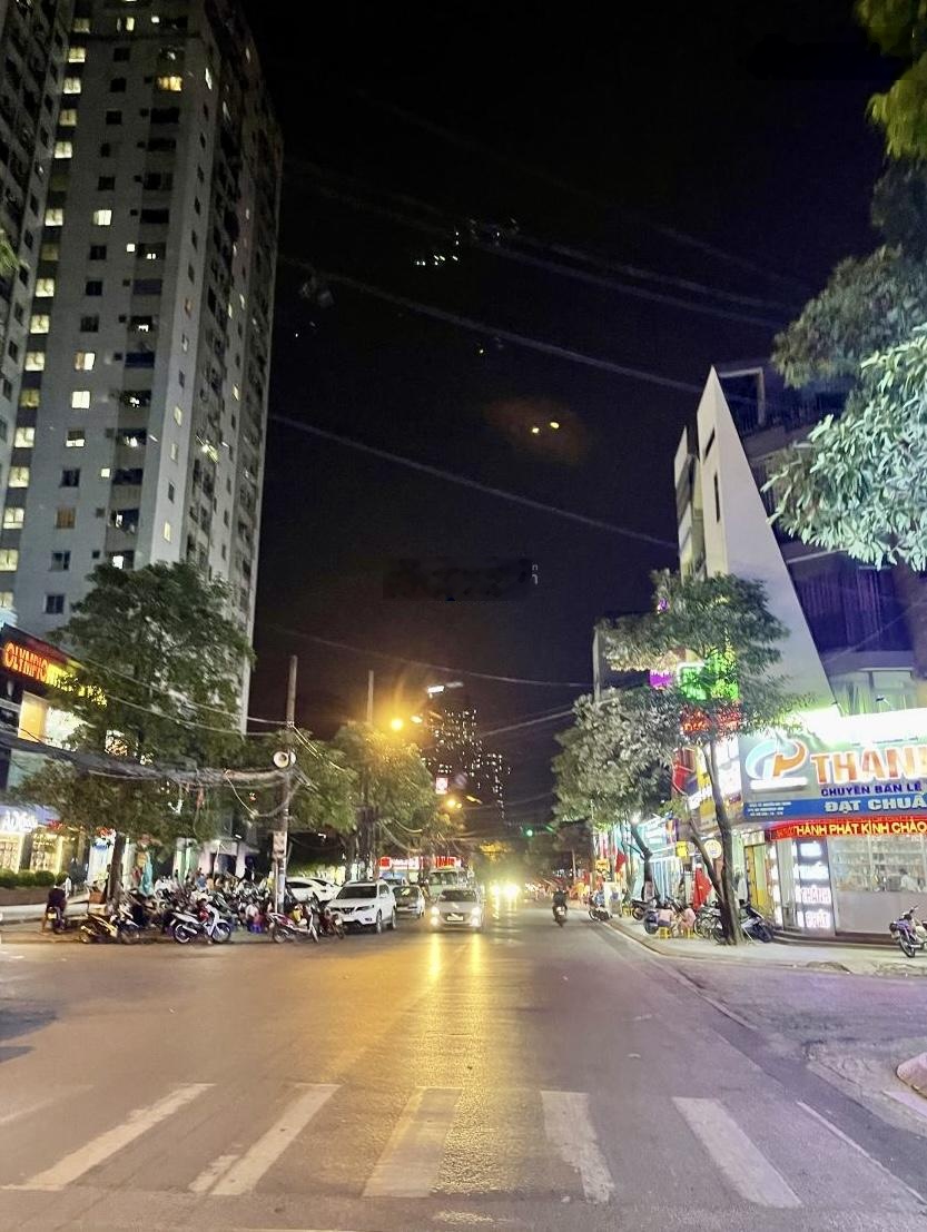 Cho thuê nhà mặt tiền đường Ngô Thì Nhậm, Đà Nẵng, trục sầm uất, khu sinh viên, DT 925m2, ngang 25m