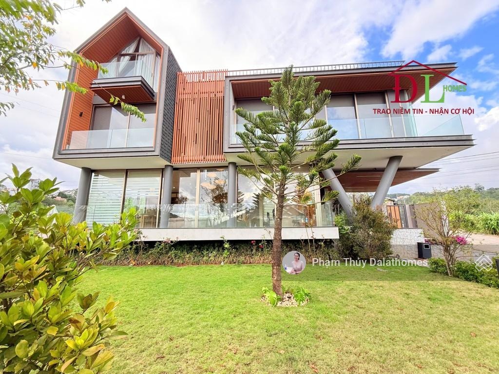 Villa nghỉ dưỡng cao cấp Hoàng Hoa Thám view rừng thông và thung lũng trực diện