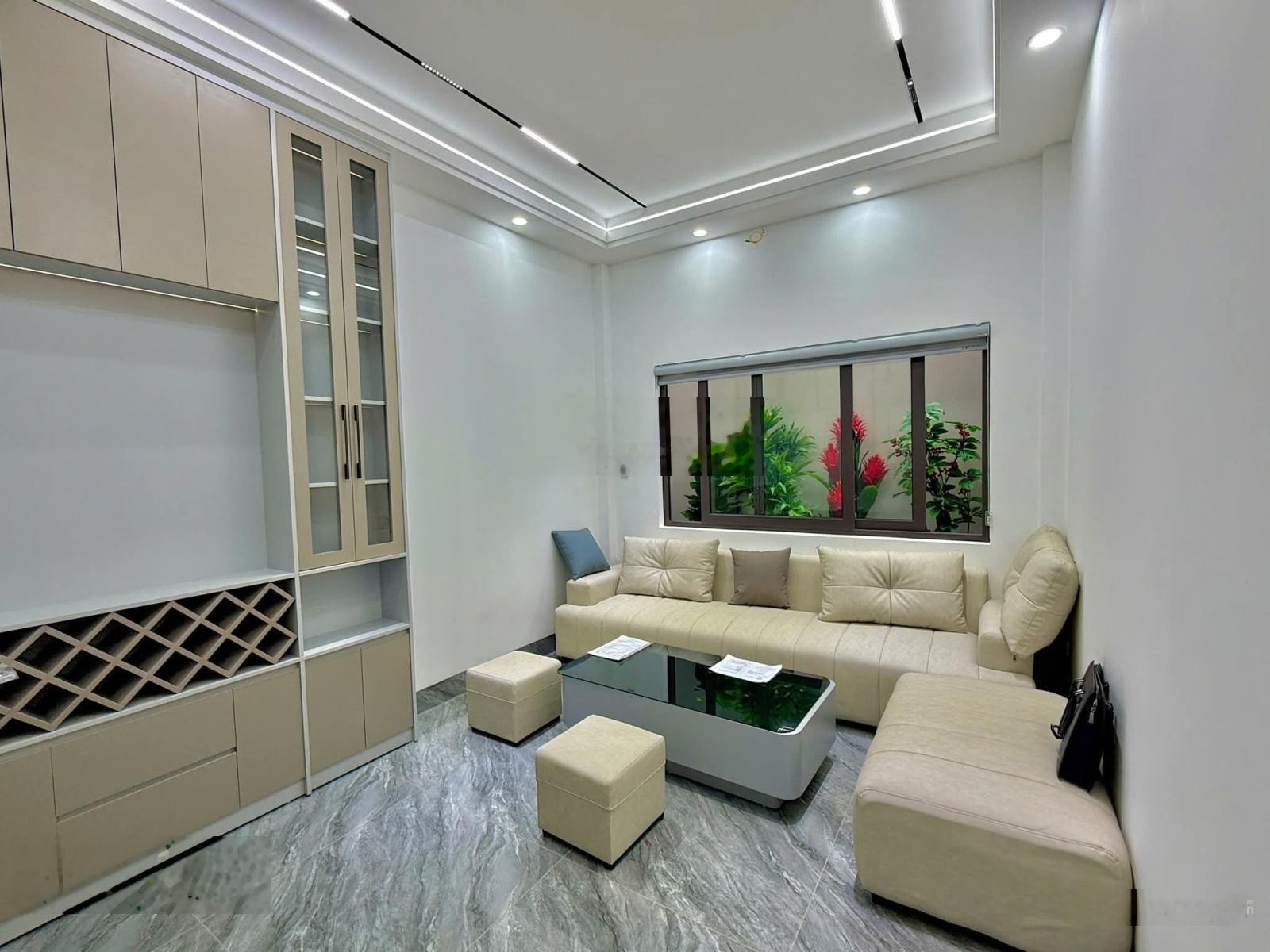 Phân lô oto vào nhà, nhà mới thang máy full nội thất cạnh Đại học GTVT. Giá chào minh họa