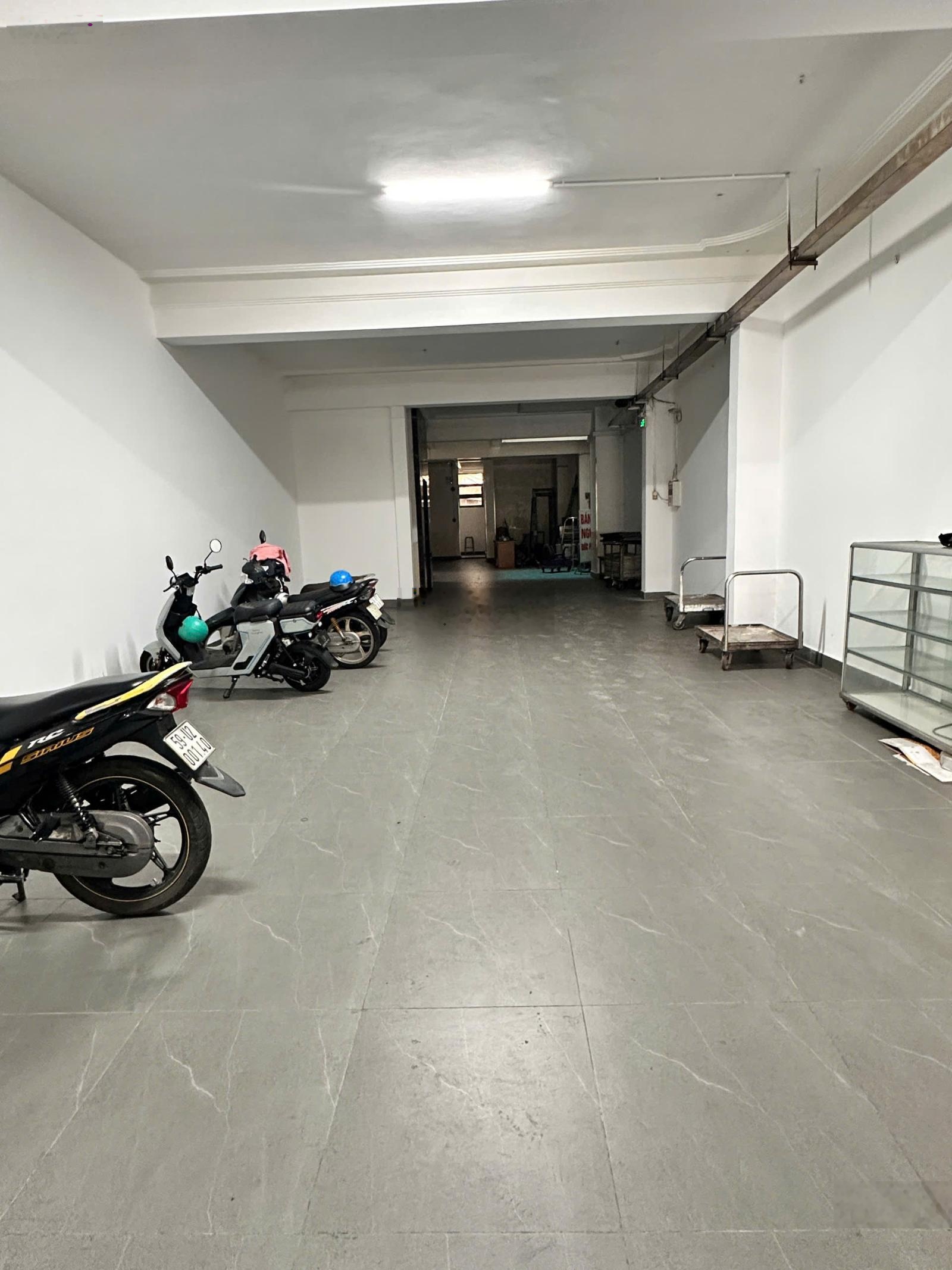 Cho thuê văn phòng tại Phường 14, Quận Bình Thạnh, Hồ Chí Minh, 230 triệu, 7.5 m2