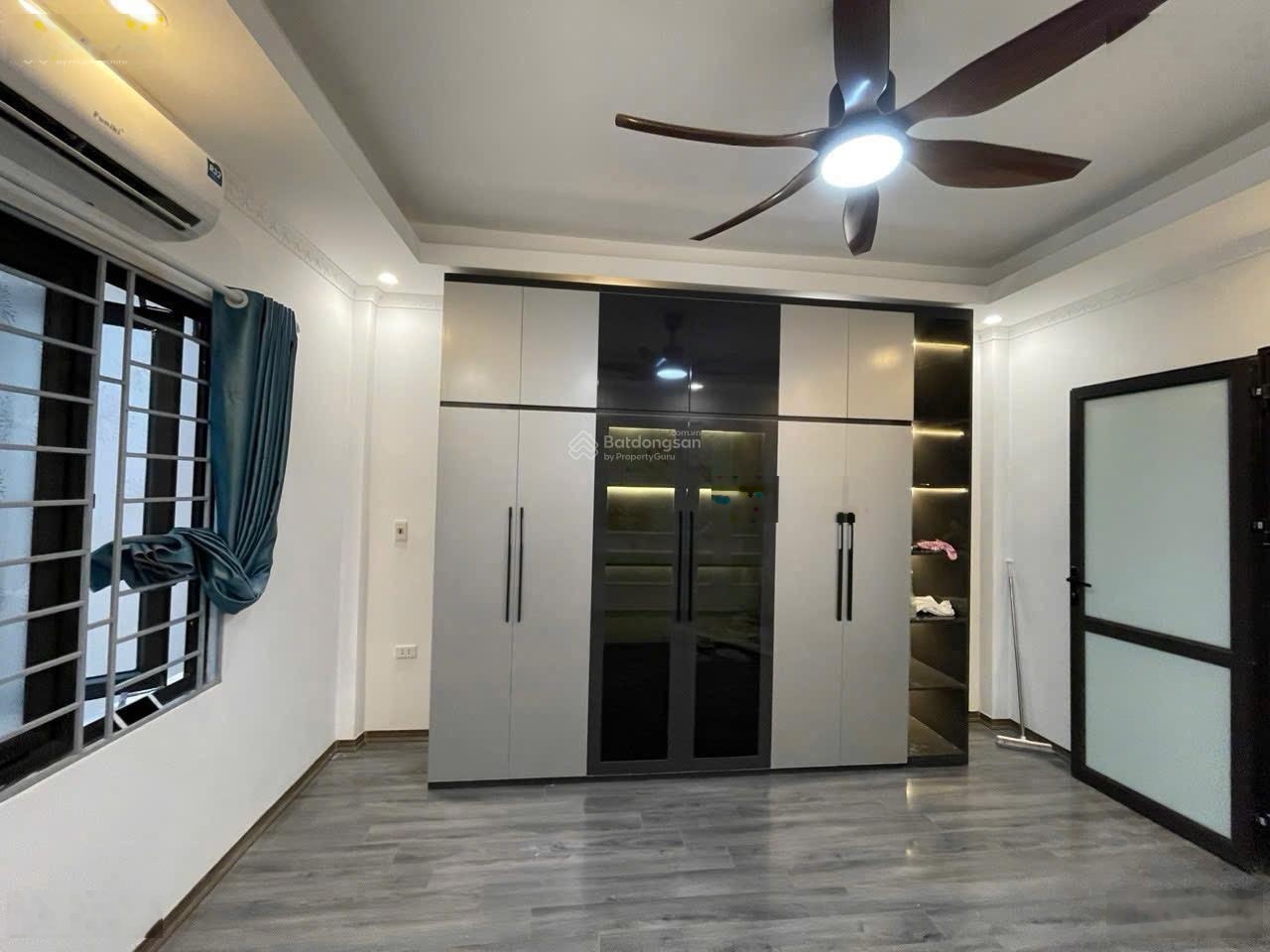 Bán nhà riêng tại Lê Trọng Tấn, 7,9 tỷ, 30m2, 4PN, 4WC, 5 tầng