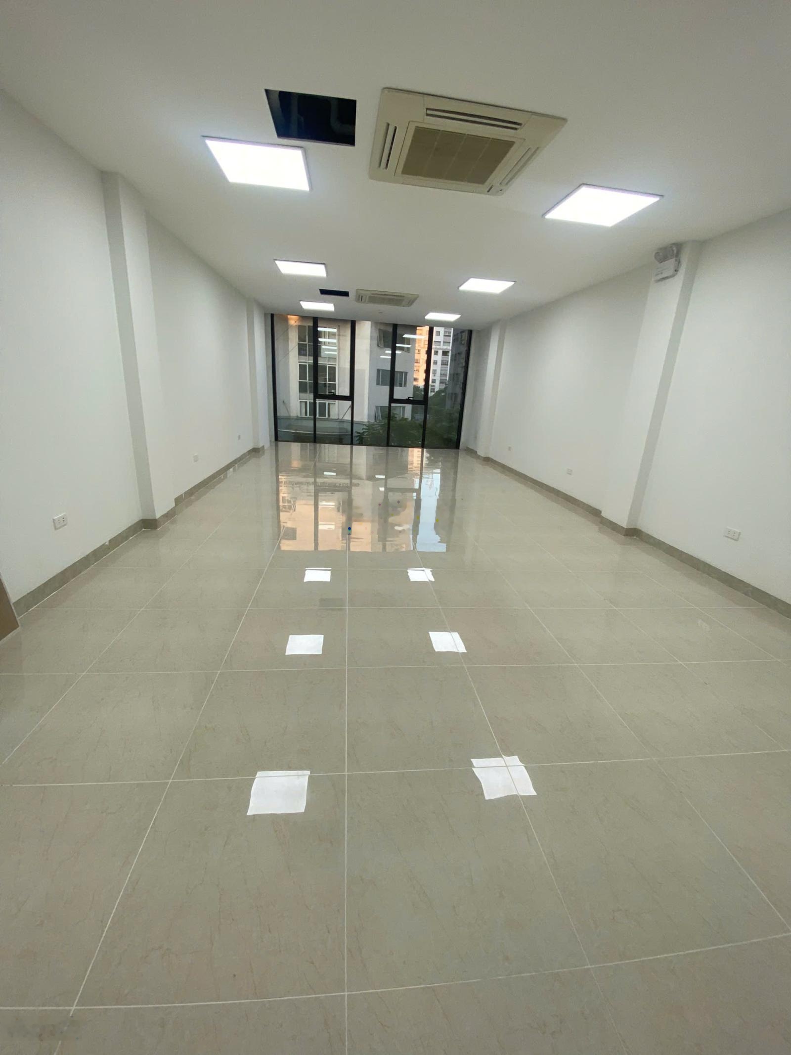 Cho thuê nhà Nguyễn Xiển, Thanh Liệt. DT 100m, 5 tầng, mới 100%, thang máy, điều hoà. 45 triệu