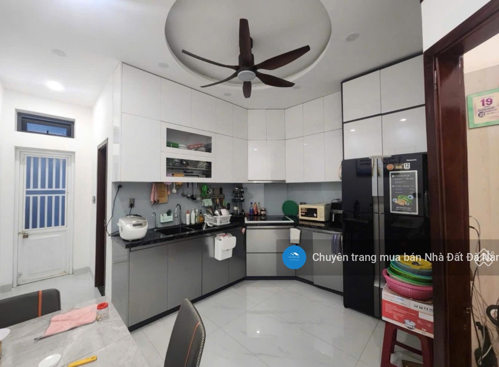 Chủ cần bán nhà 3 tầng đẹp Lý Văn Tố - ngay biển Mỹ Khê