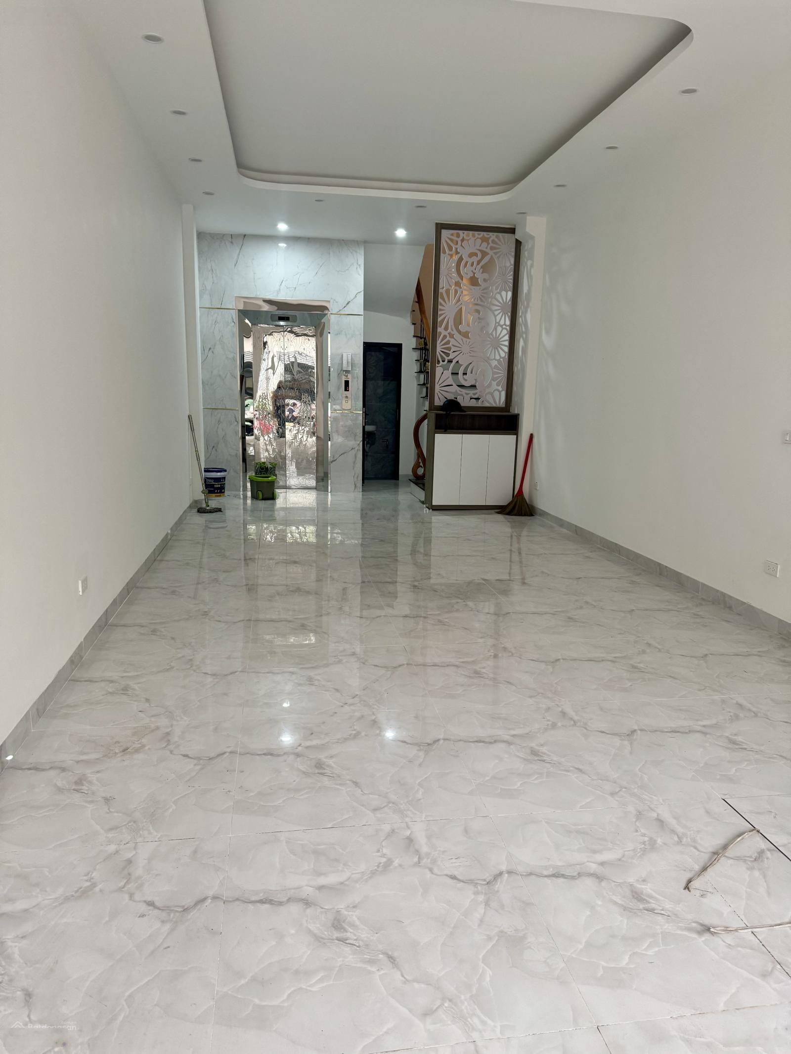 Bán nhà 7 tầng, có thang máy, phân lô vỉa hè, KD hoặc mở VP, vị trí đẹp giá ngộp, 0867627315