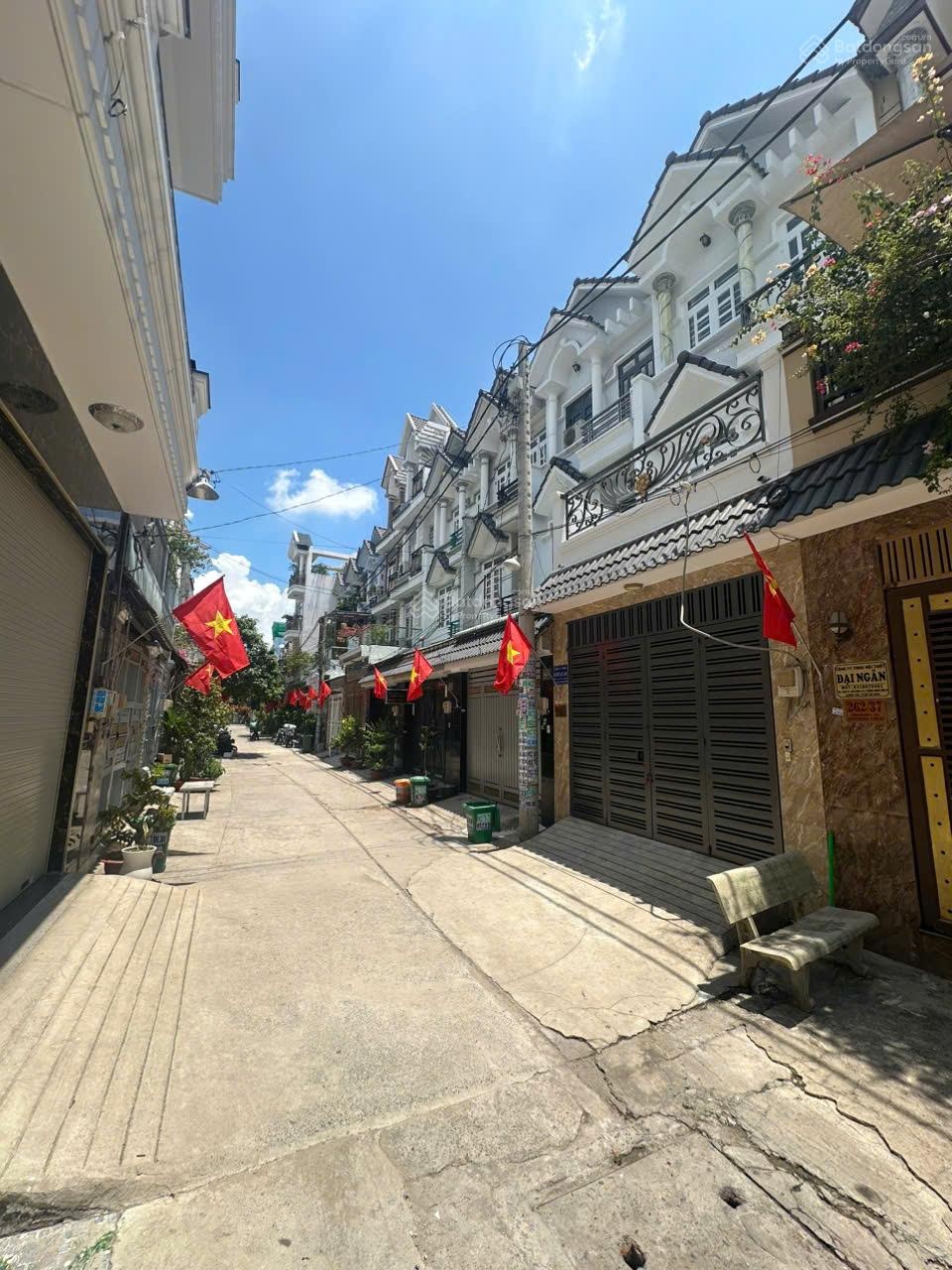 bán nhà HXH đường liên khu 4/5, P.bình tân. DT 4x13,5m 3 lầu, giá bán 5,5 tỷ TL, xem nhà 0917631616
