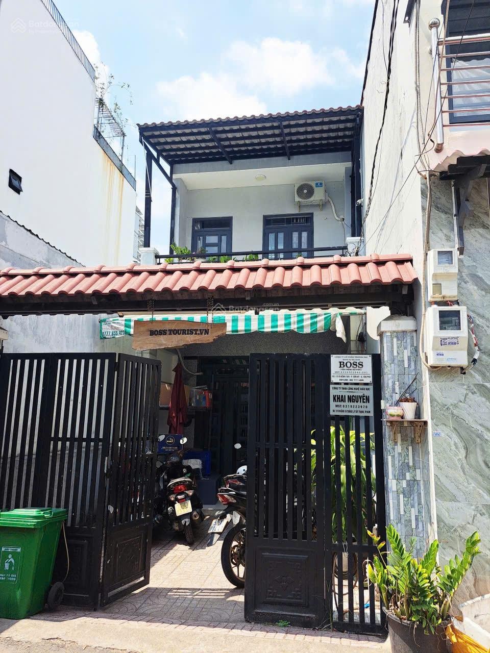 Nhà đẹp sơn kỳ gần aeon hẻm xe hơi vào nhà