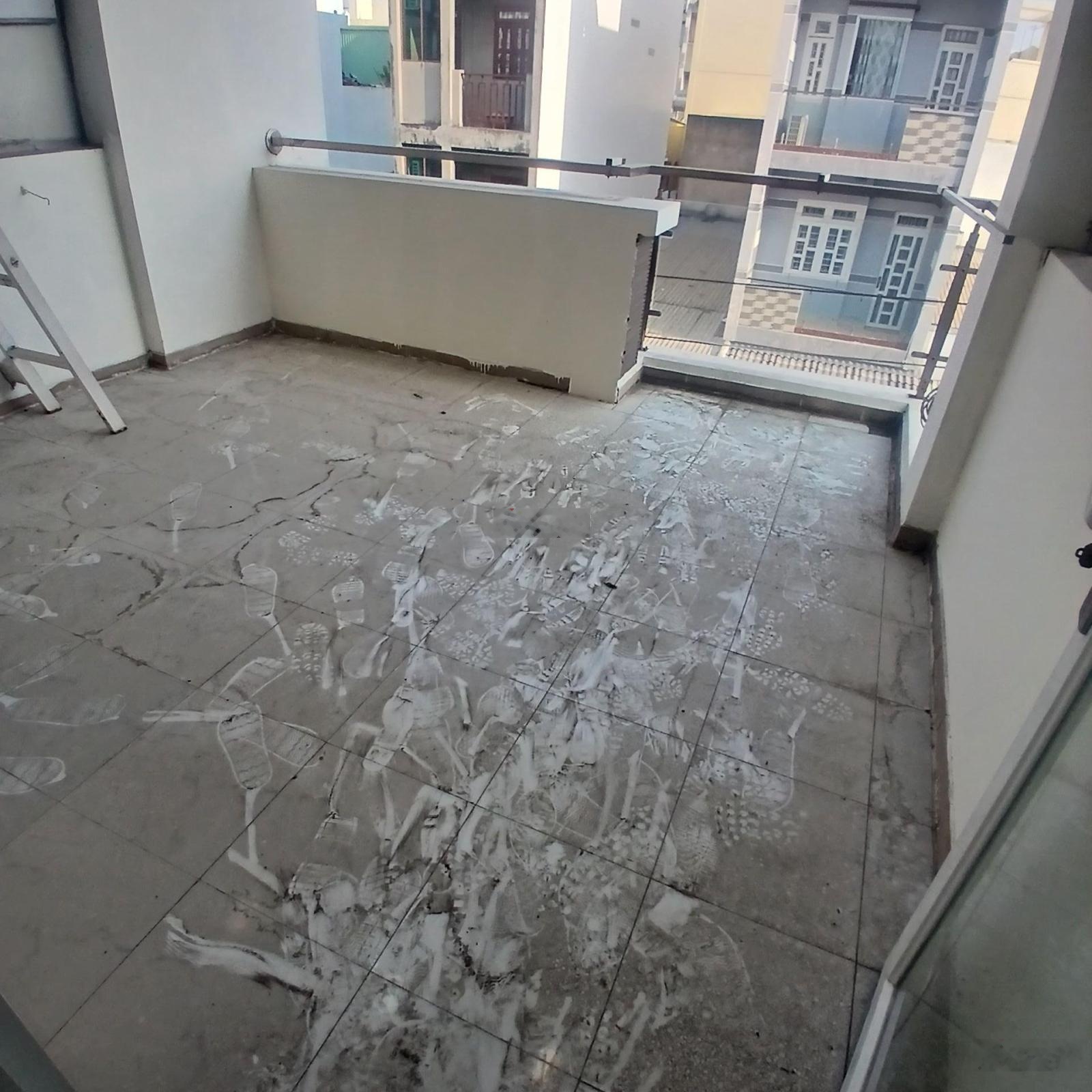 6 tỷ 900 thương lượng, nhà 3 tầng, đường 10 mét thông, diện tích : 4 x17.