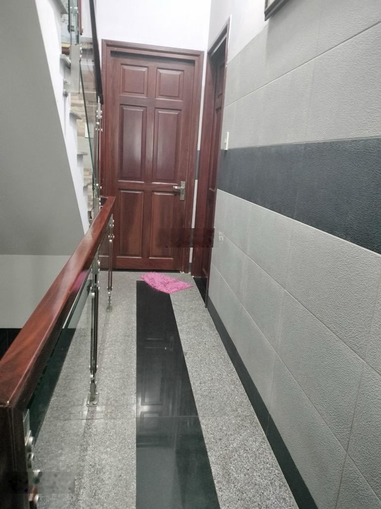 Bán nhà 4 tầng đường Kinh Dương Vương,gần vòng xoay Phú Lâm,Hồng Bàng.