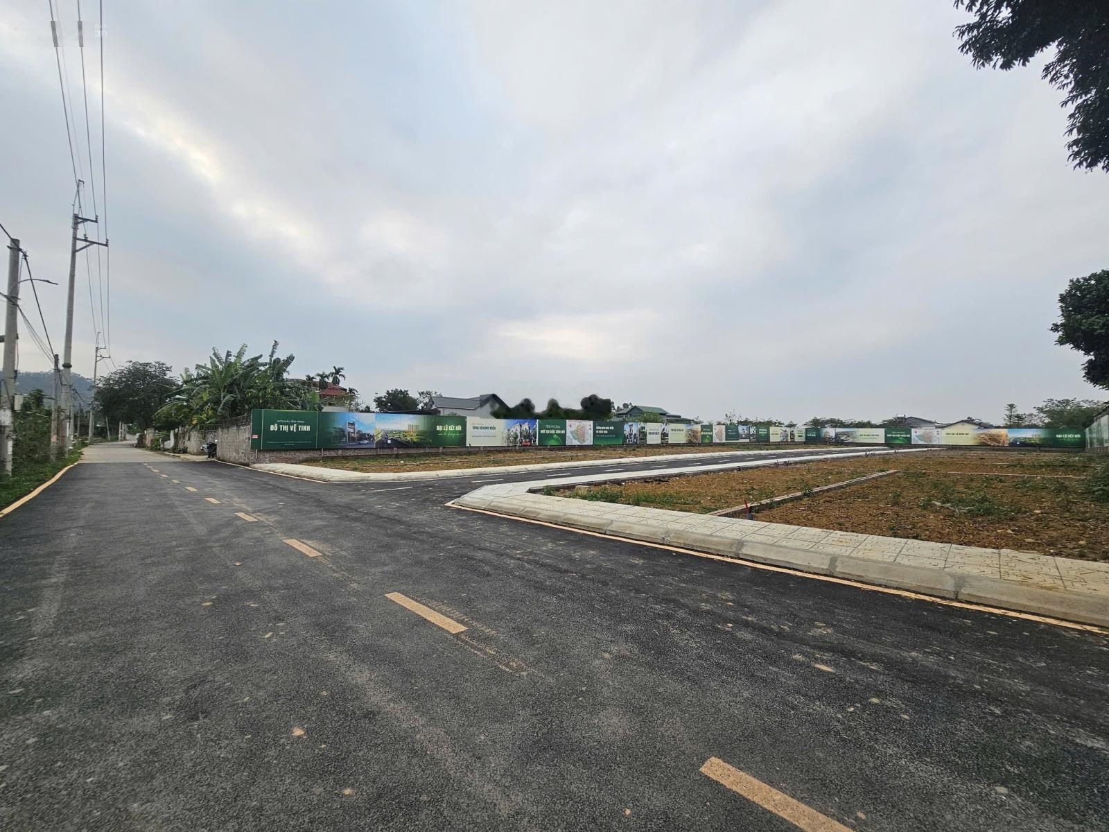 Bán đất tại xã Phú Cát giá 26 triệu/ m2 gần tổ hợp Y Tế Trung Ương và khu công nghệ cao Hòa Lạc