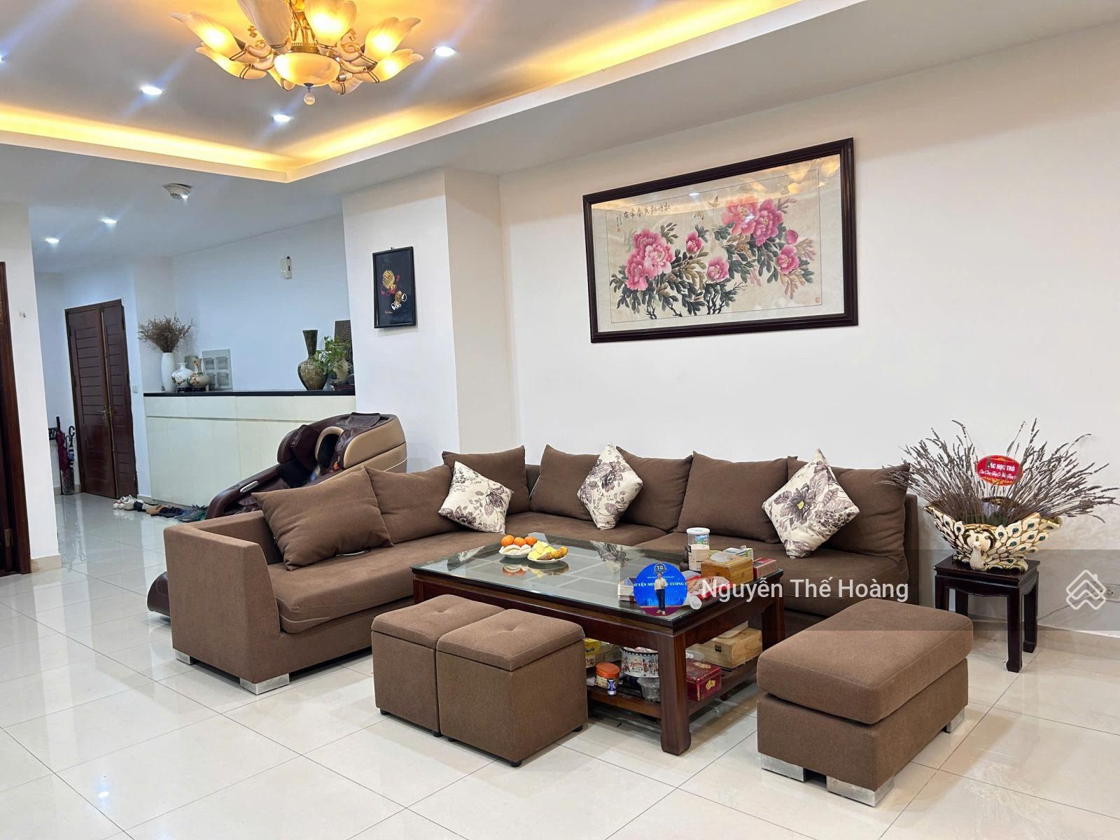 Giá thật, CH 4N - 3WC 202m2 tòa TSQ. Tầng trung BC Đông Nam, Full nội thất, Sổ đỏ phù hơp ở lâu dài