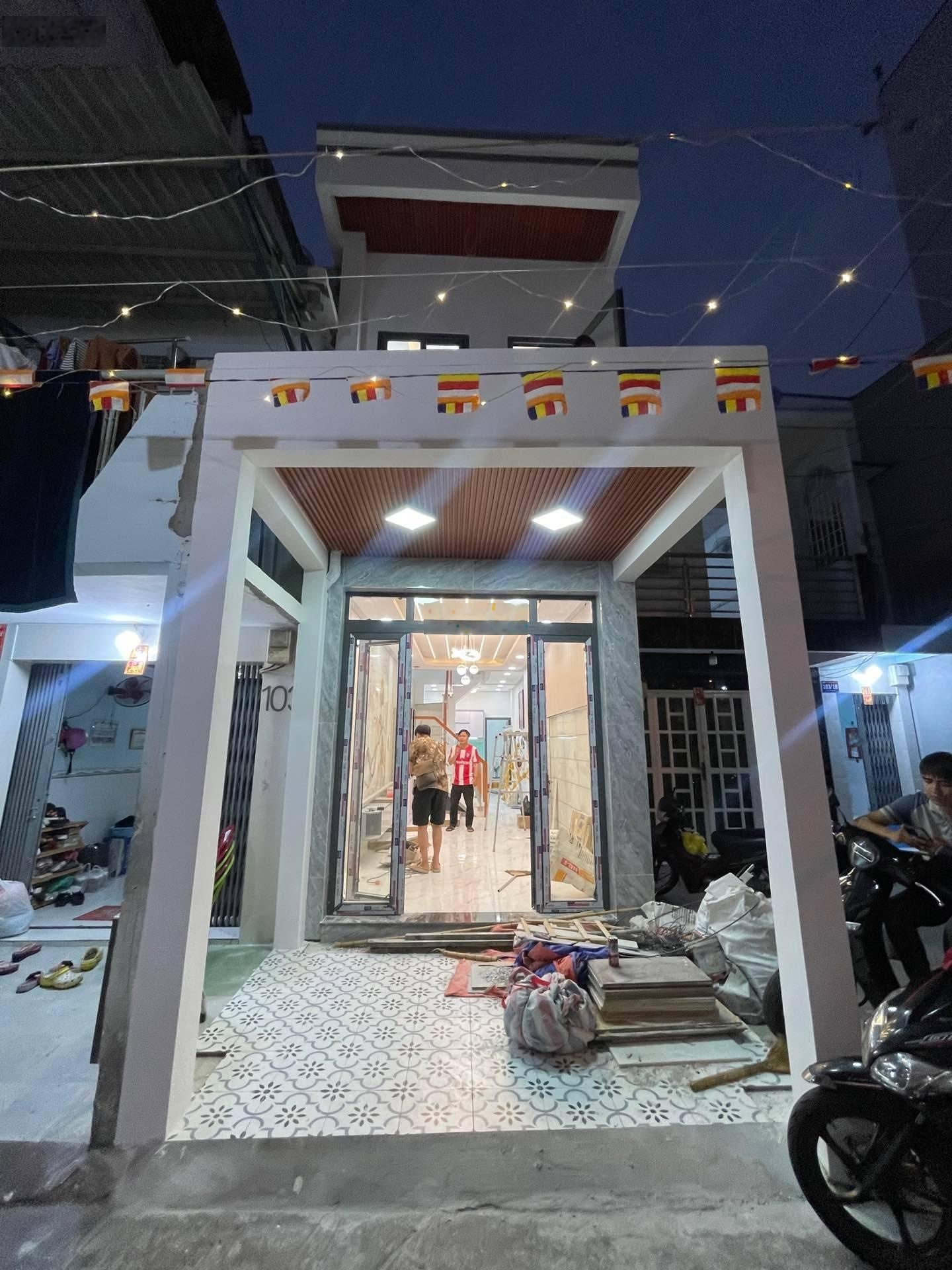 BÁN NHÀ ĐƯỜNG VĂN THÂN Q.6 - 2 tầng, 4 phòng ngủ , 2 wc