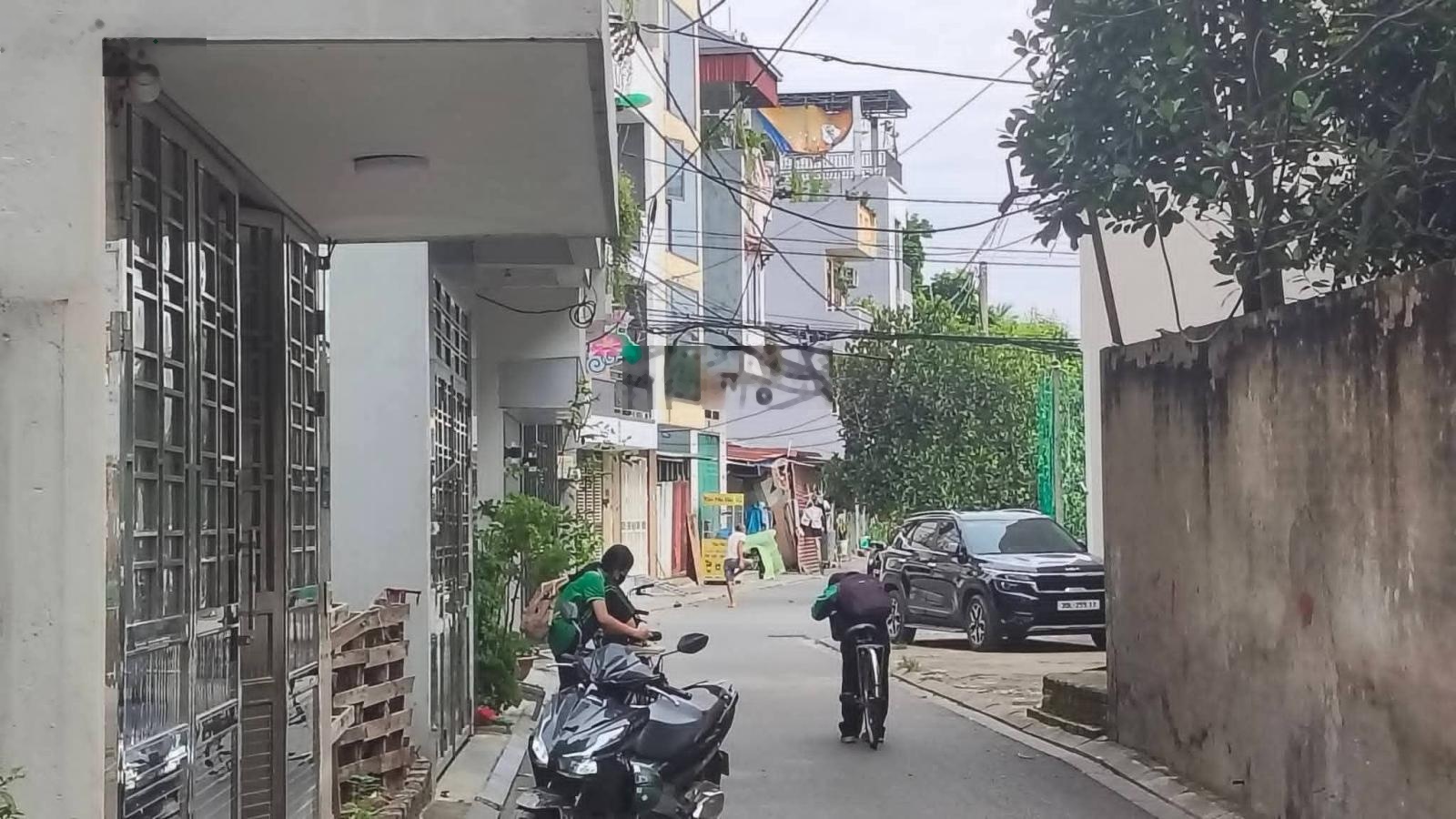 nhỉnh 70 tr/ m2 TỔ 11 TT ĐÔNG ANH oto TRÁNH , vào ĐẤT