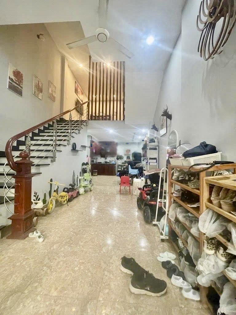 Bán nhà Ngọc Thuỵ 62m2 - chỉ 11 tỷ - dân xây 5 tầng full nội thất ô tô đỗ cổng ngõ thông sổ vuông
