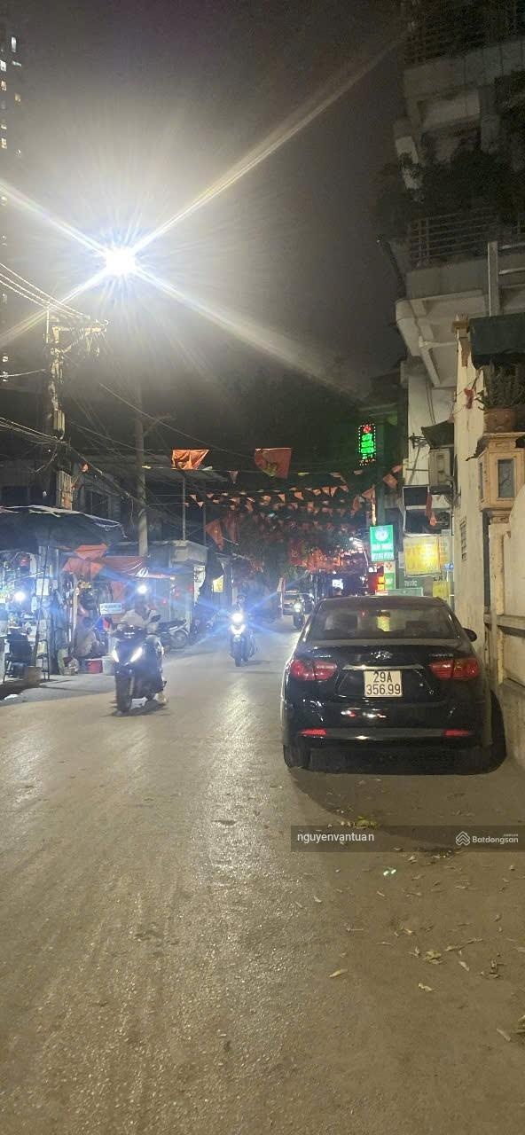 Tôi cần bán nhà Tân Triều , 30m ra ô tô tránh, Ngõ thông thoáng ,dân xây KCBT chắc chắn .