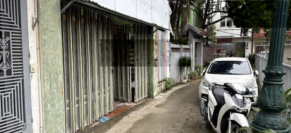 Bán nhà phố khu Giáp Bát, diện tích 100m, xây 4 tầng, mặt tiền rộng 6,8m. Giá chào 25,5 tỷ.. Vị trí