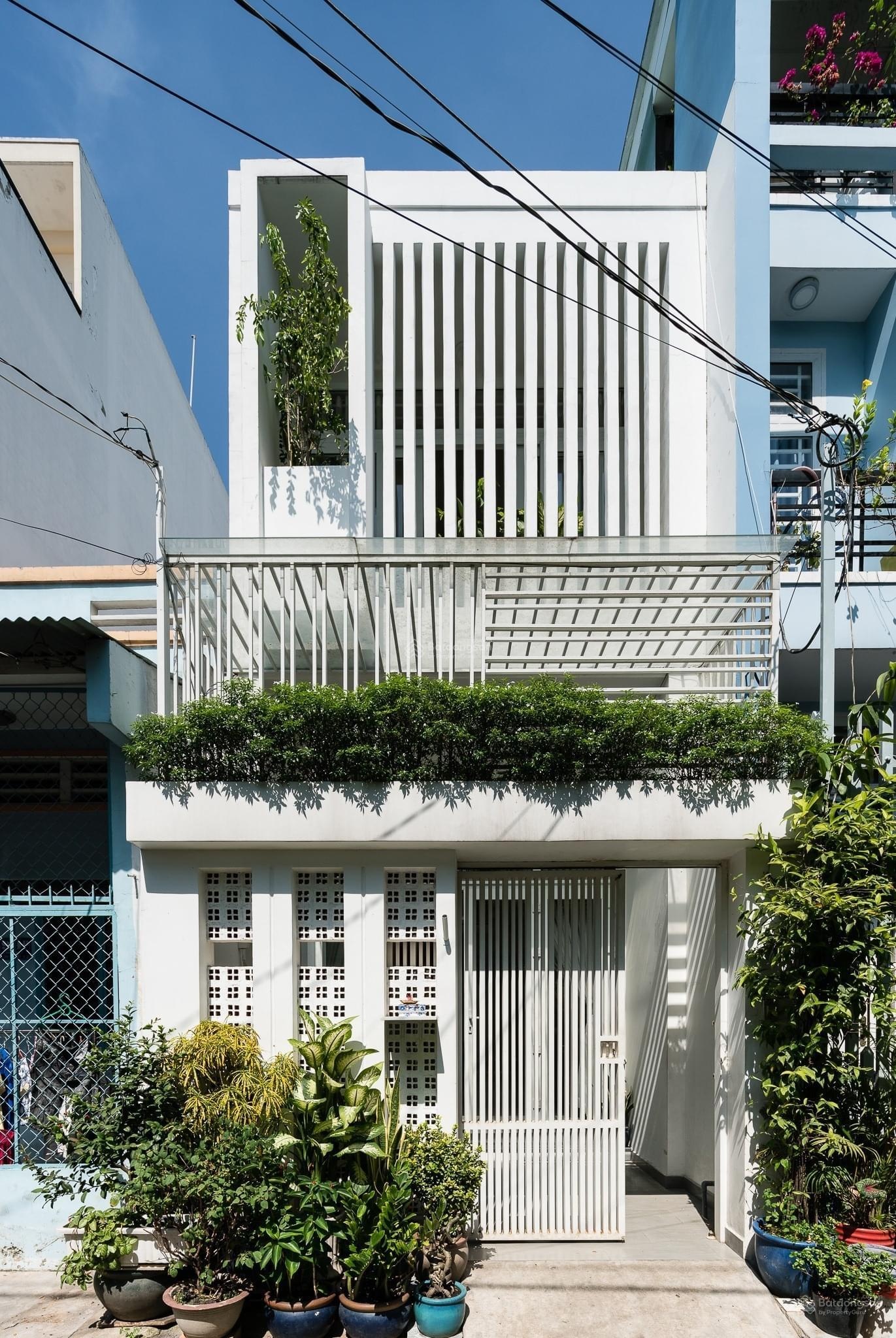 Bán nhà HXH 8m có lề - gần quận 10 - Nhà 2 tầng tiện xây mới - 4x14m - Giá 10,5 tỷ