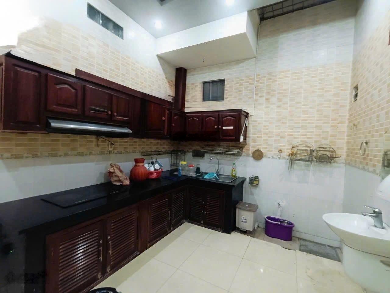 Kẹt Bank ! Nhà 3 tầng hẻm xe hơi gần Hoàng Diệu 2 - 105m2(5*21m) Thu nhập 22tr/ tháng