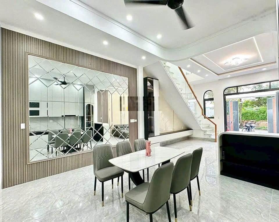Chủ chuyển về quê sống cắt lỗ 200 t.r - 70m2 - ngay ngã tư bà tri