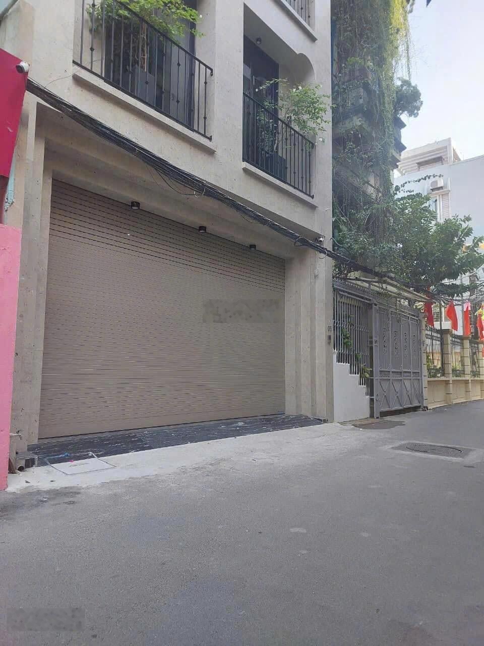 Cầu Giấy nhà ngõ thông ô tô tránh nhau trên ở dưới thông sàn văn phòng 80m2 7 tầng thang máy